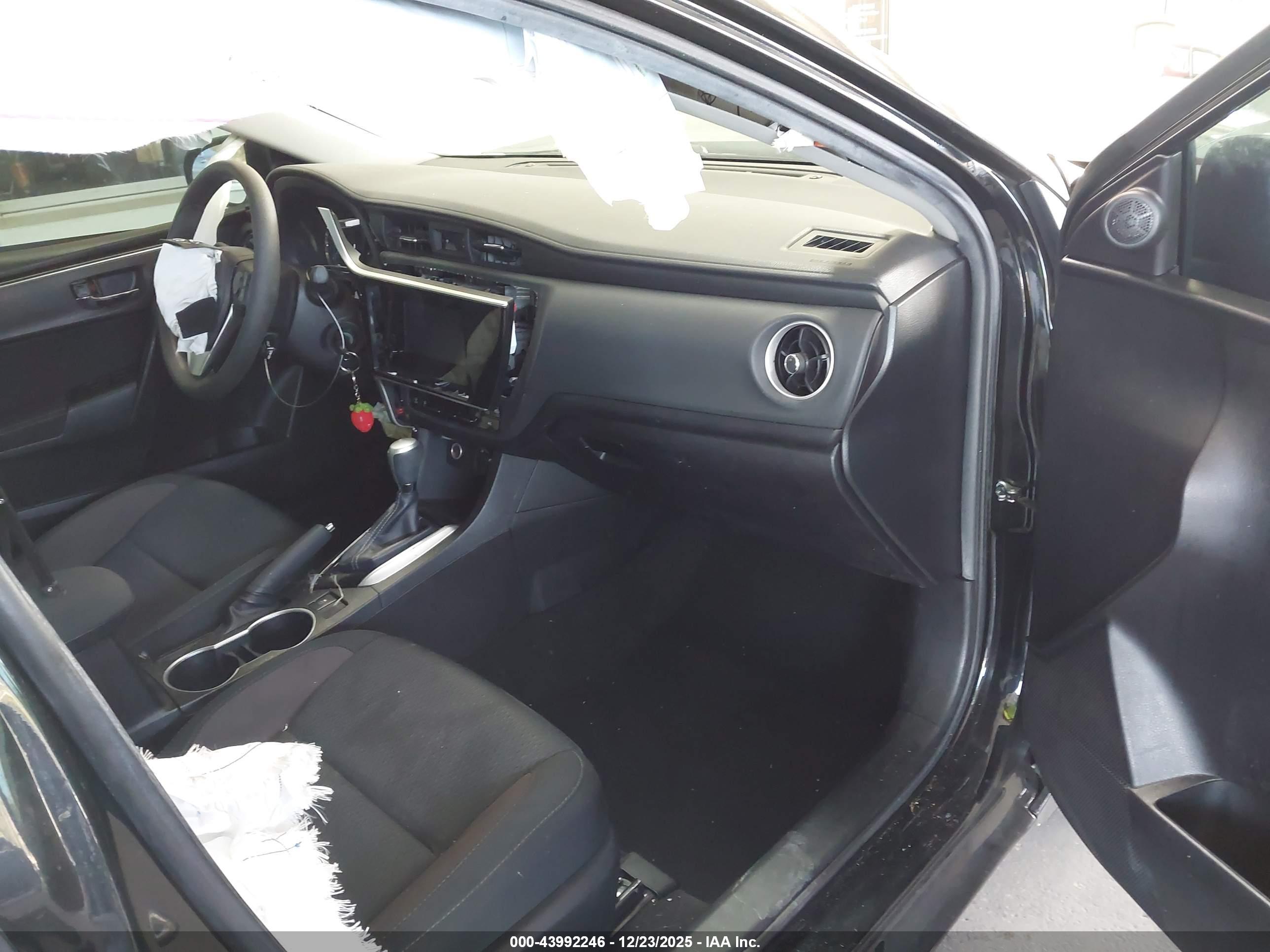 TOYOTA COROLLA image 5