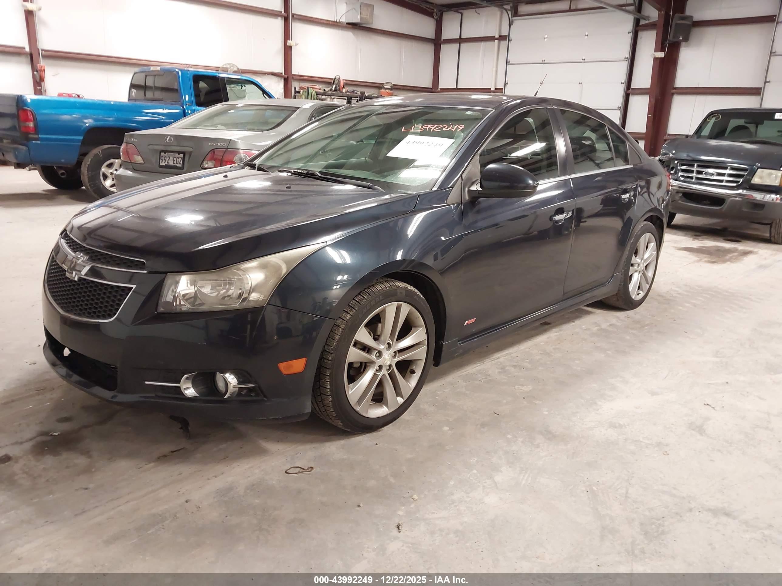 CHEVROLET CRUZE image 2