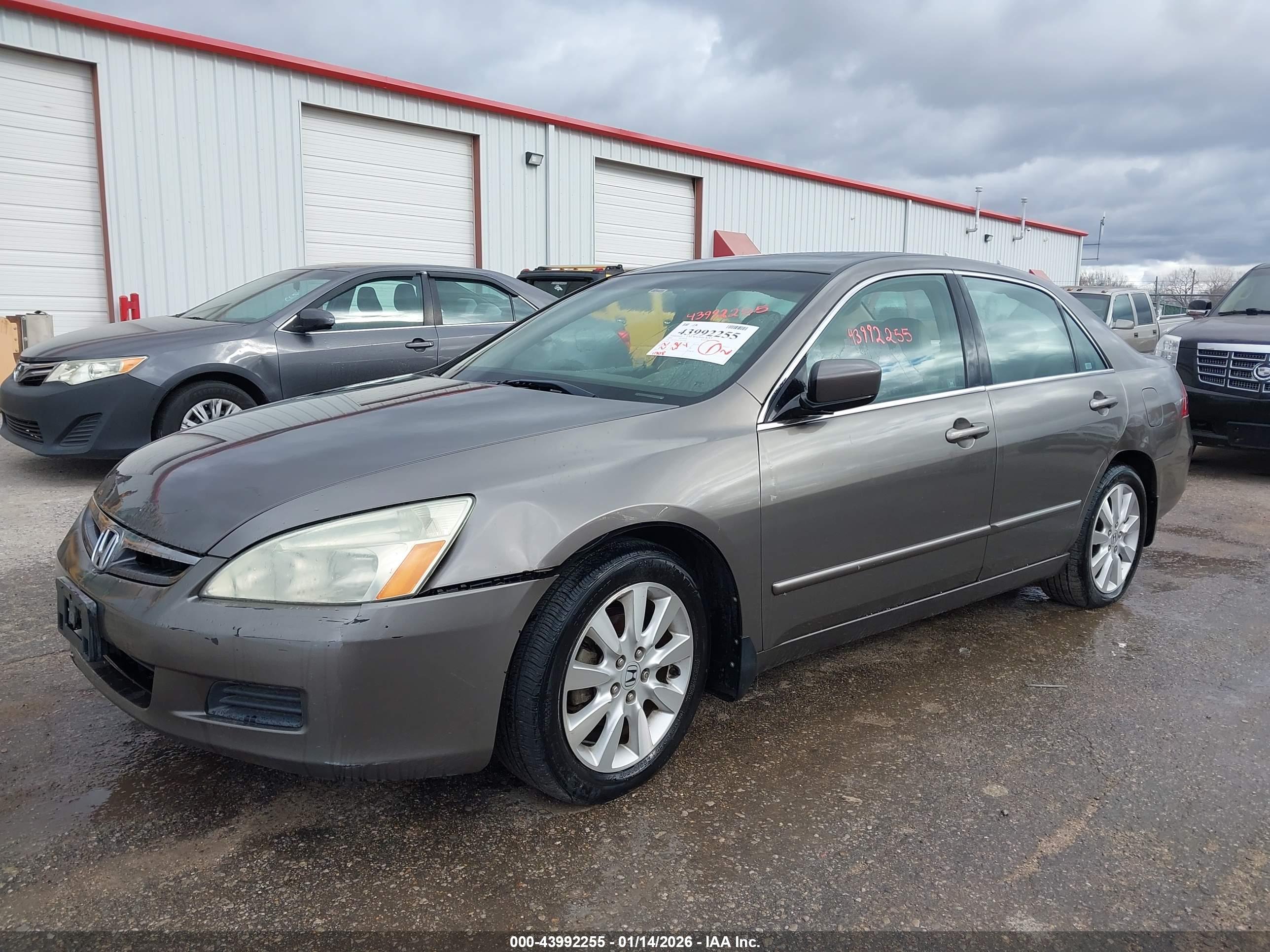 HONDA ACCORD image 2