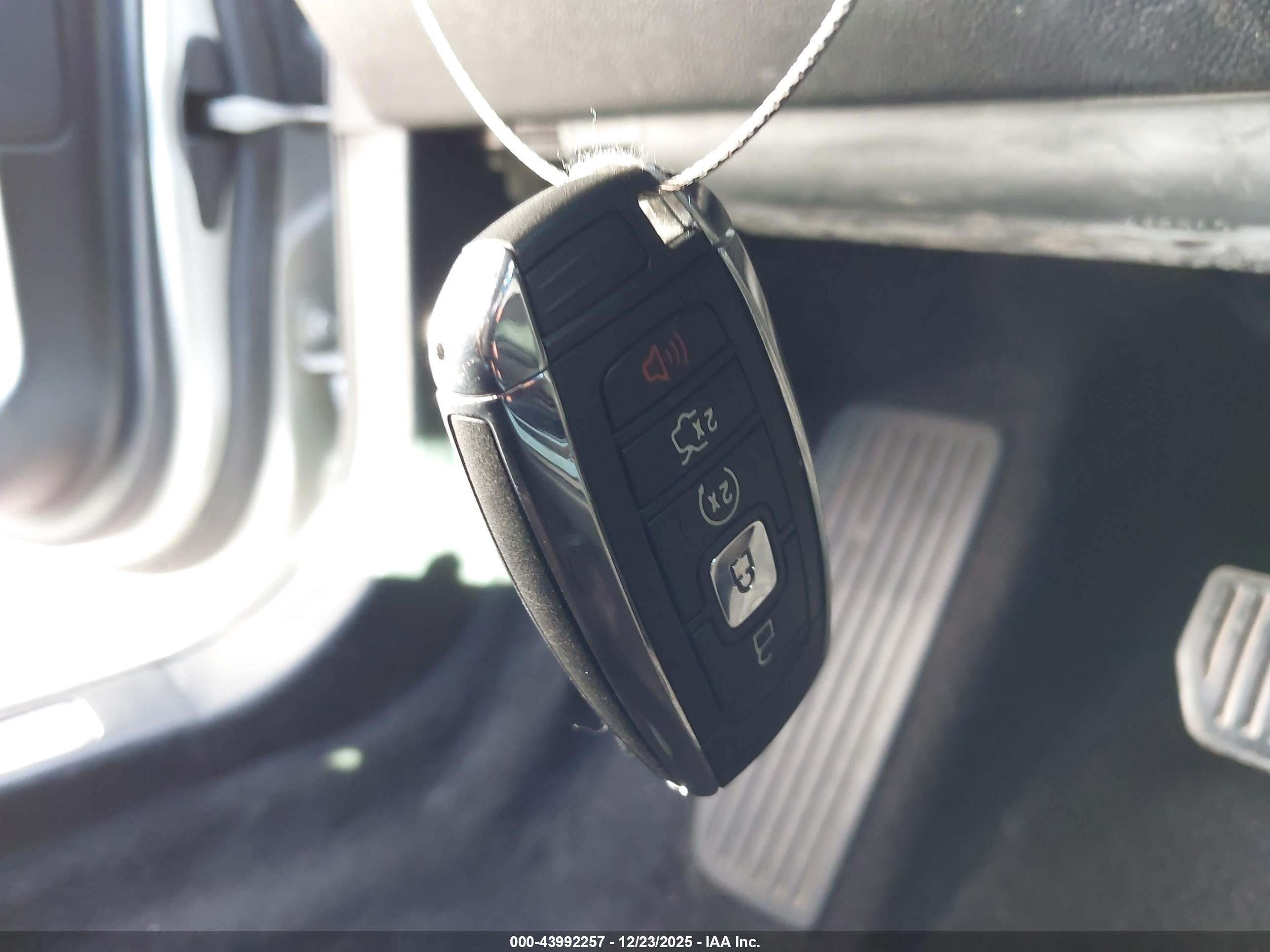 LINCOLN MKZ image 11