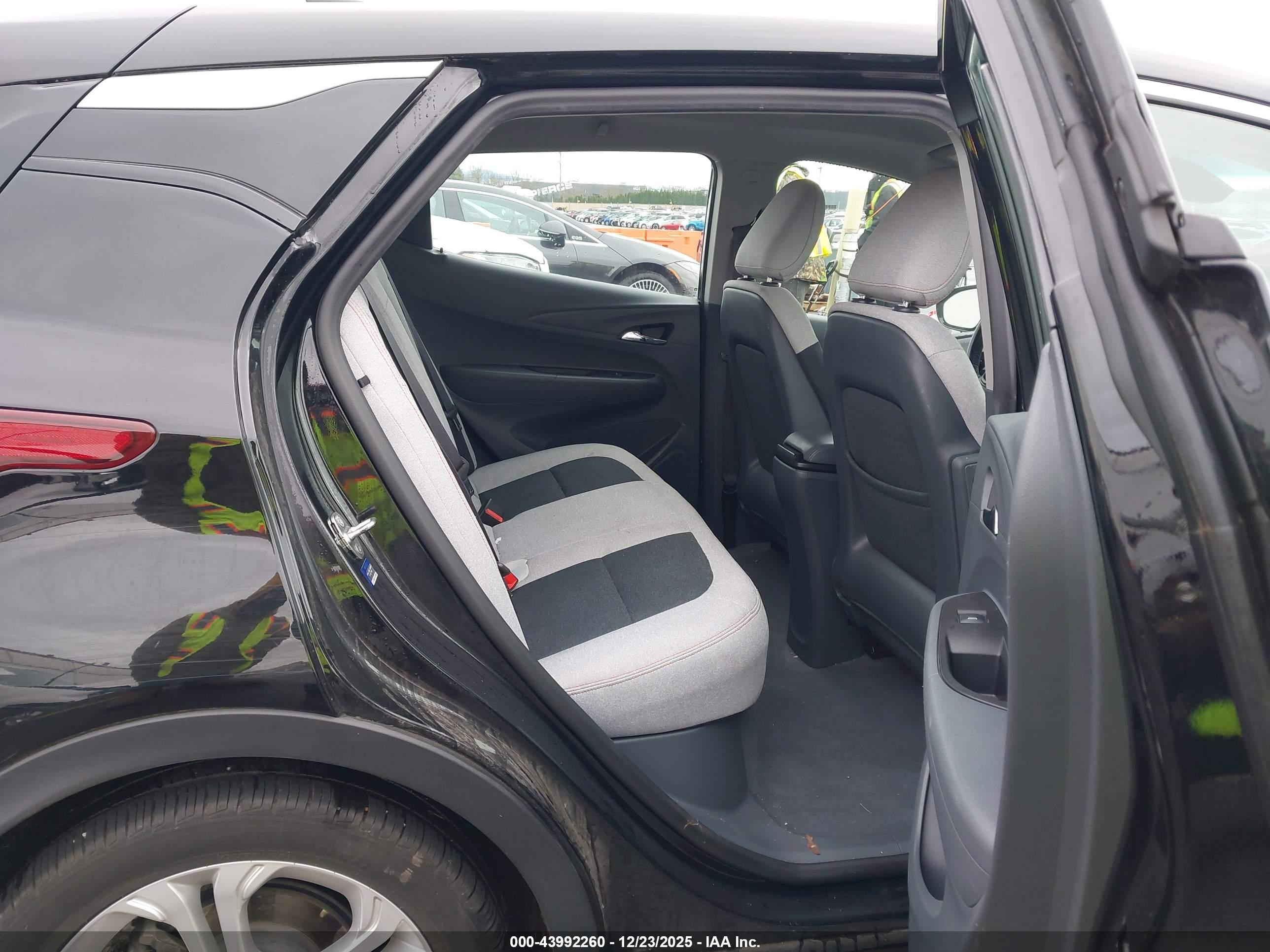 CHEVROLET BOLT image 8