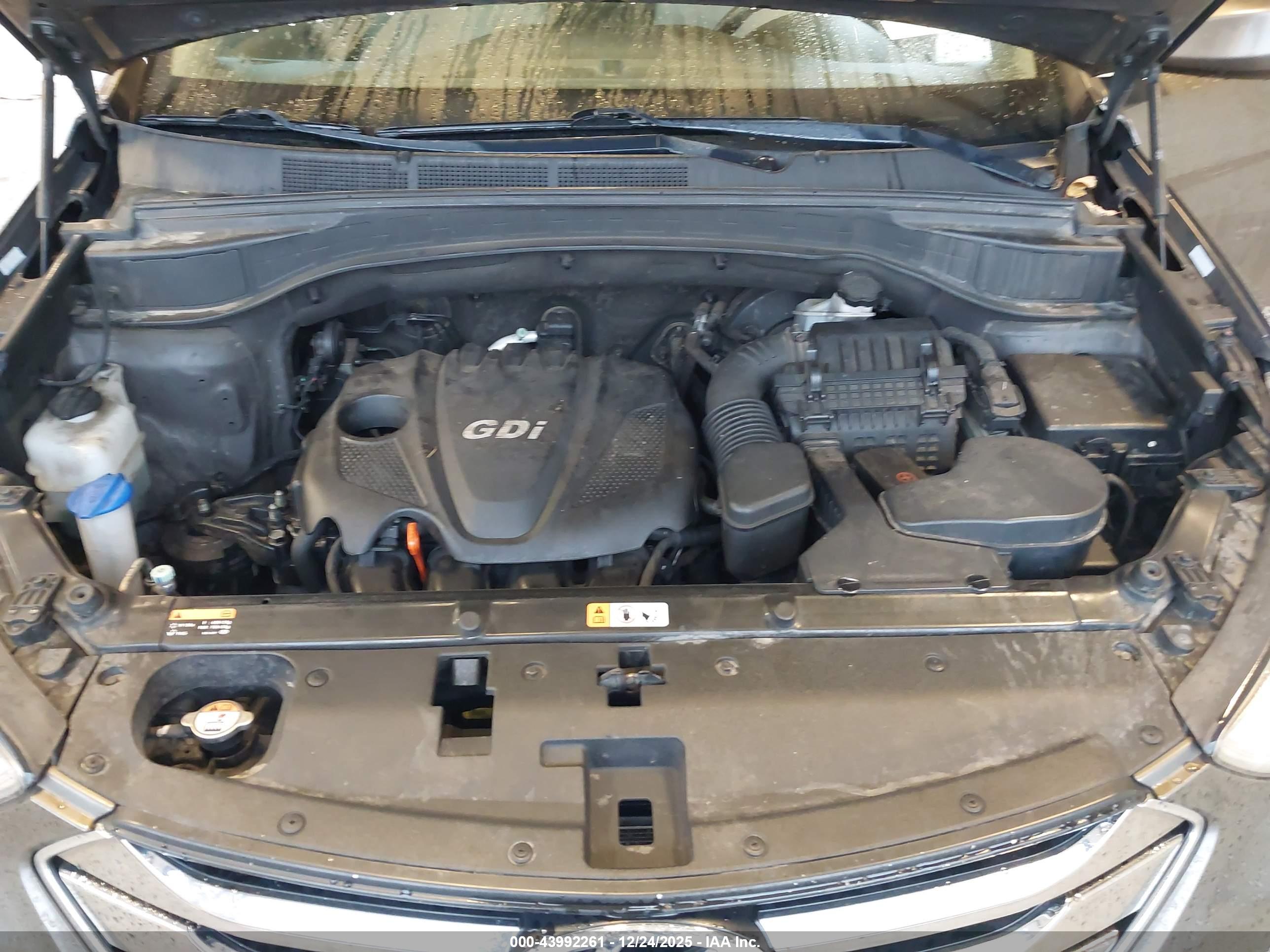 HYUNDAI SANTA image 10