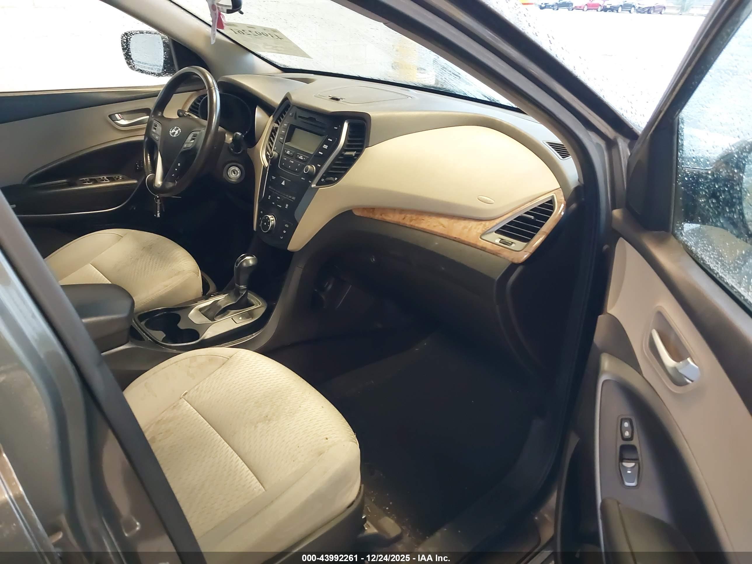 HYUNDAI SANTA image 5