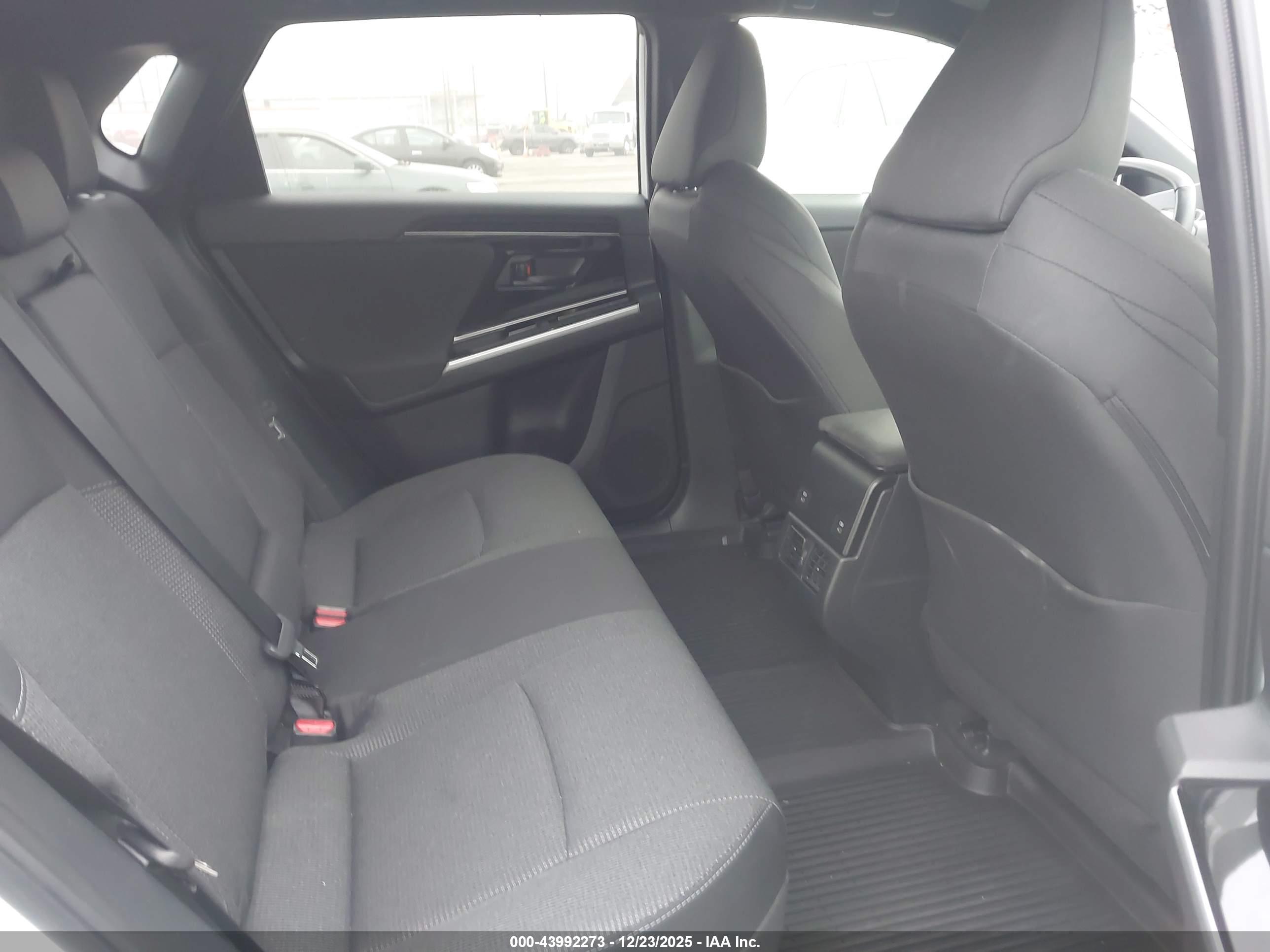 SUBARU SOLTERRA image 8