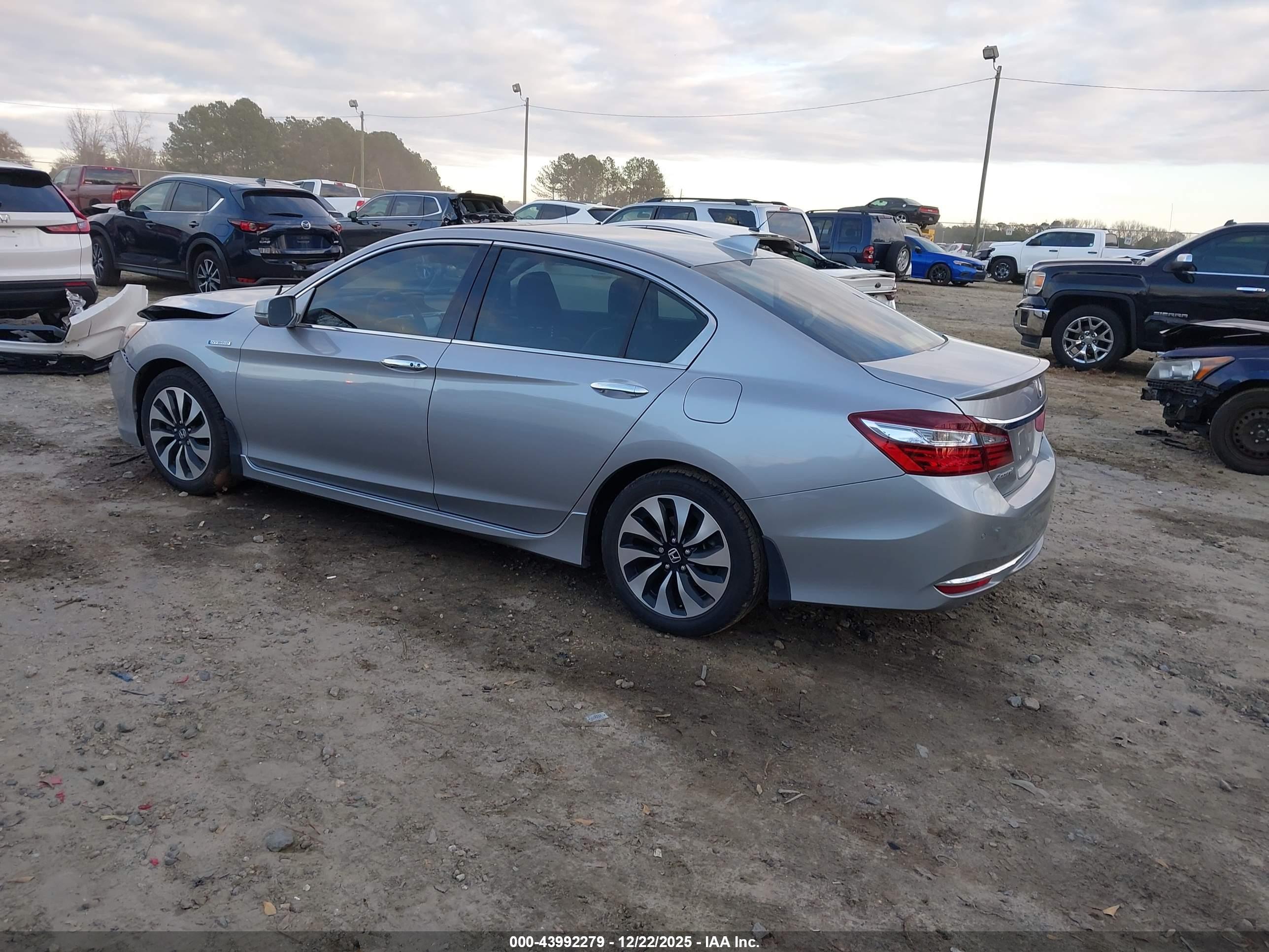 HONDA ACCORD image 3