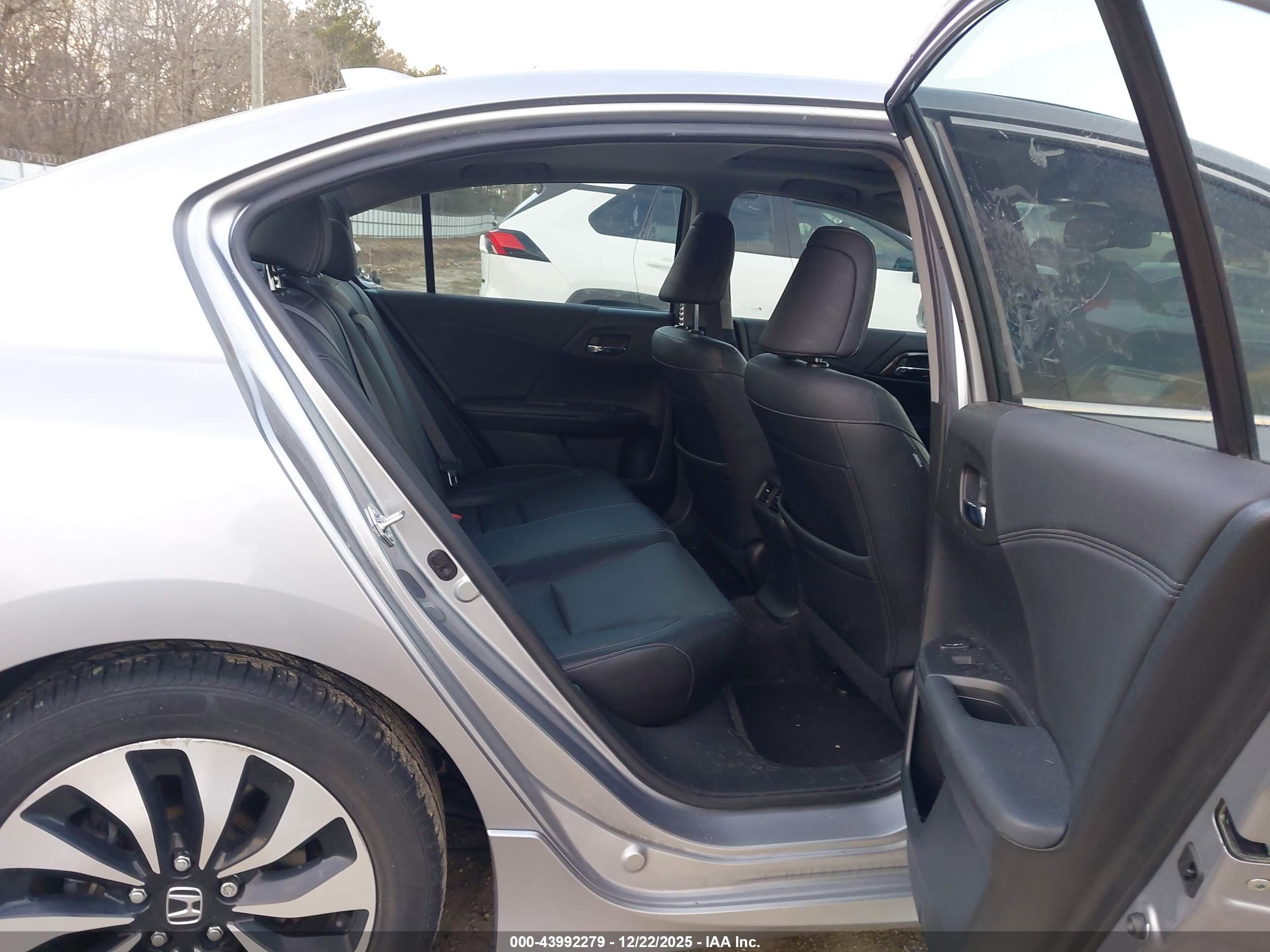 HONDA ACCORD image 8