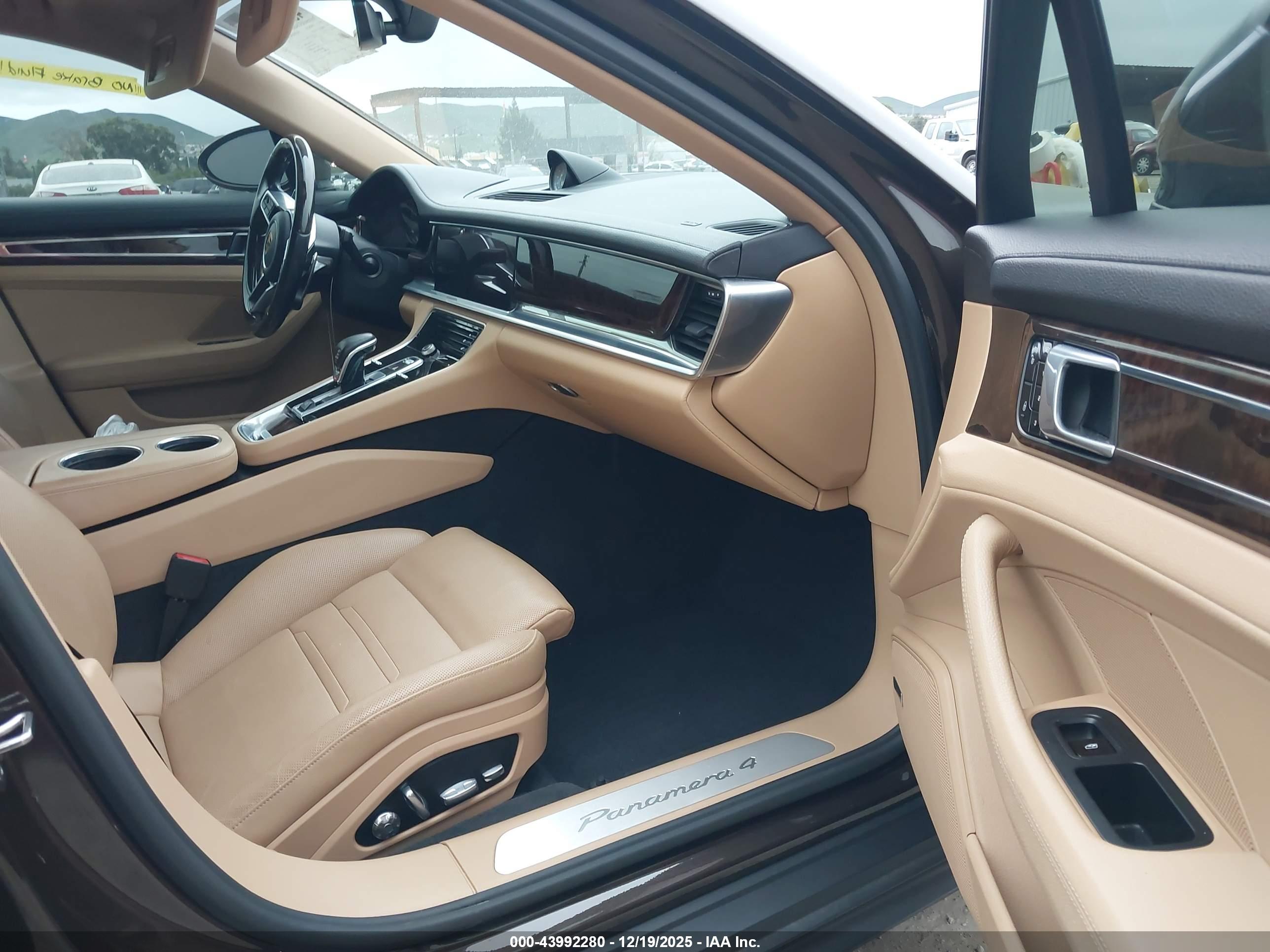 PORSCHE PANAMERA image 5