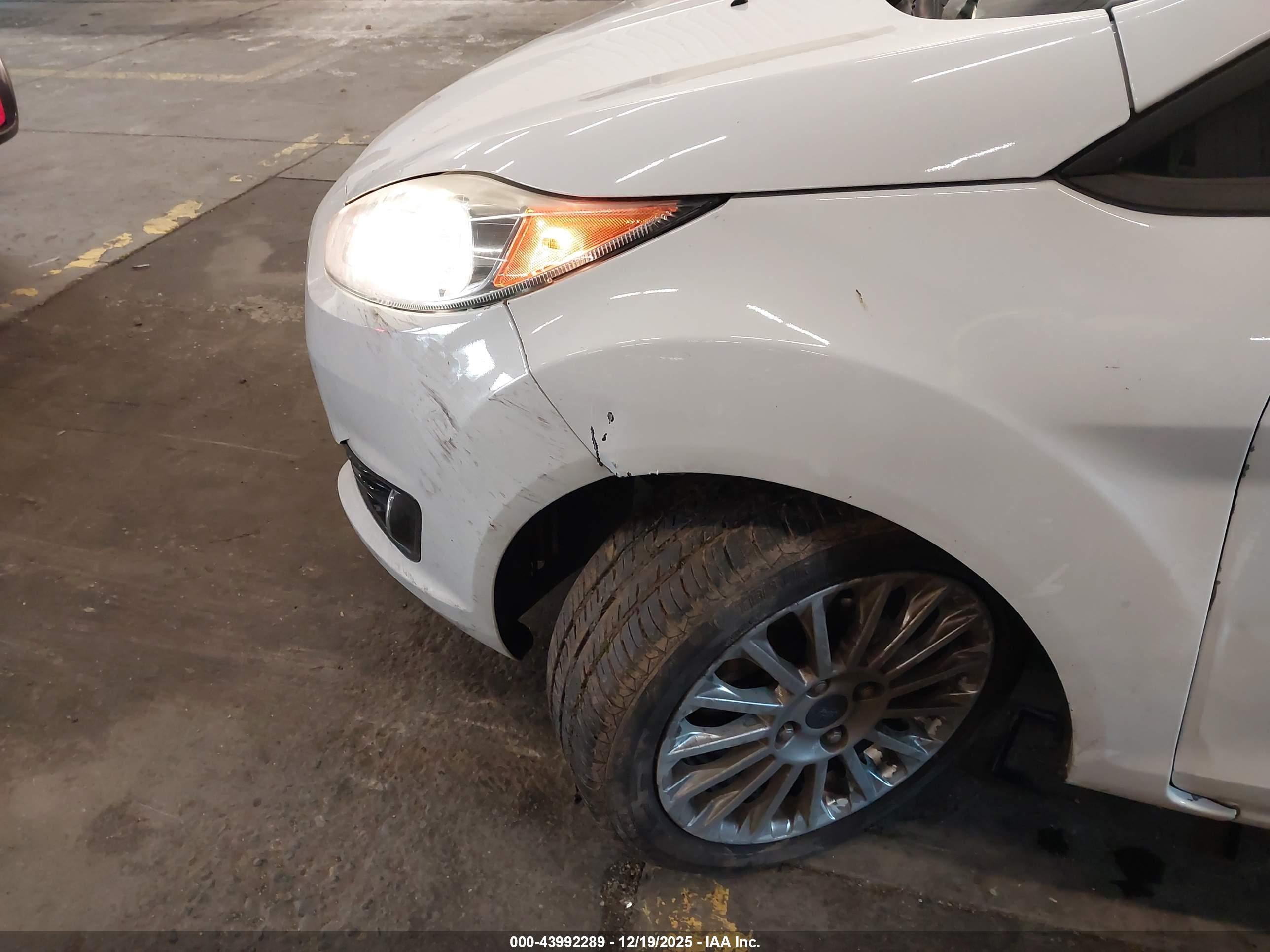 FORD FIESTA image 6
