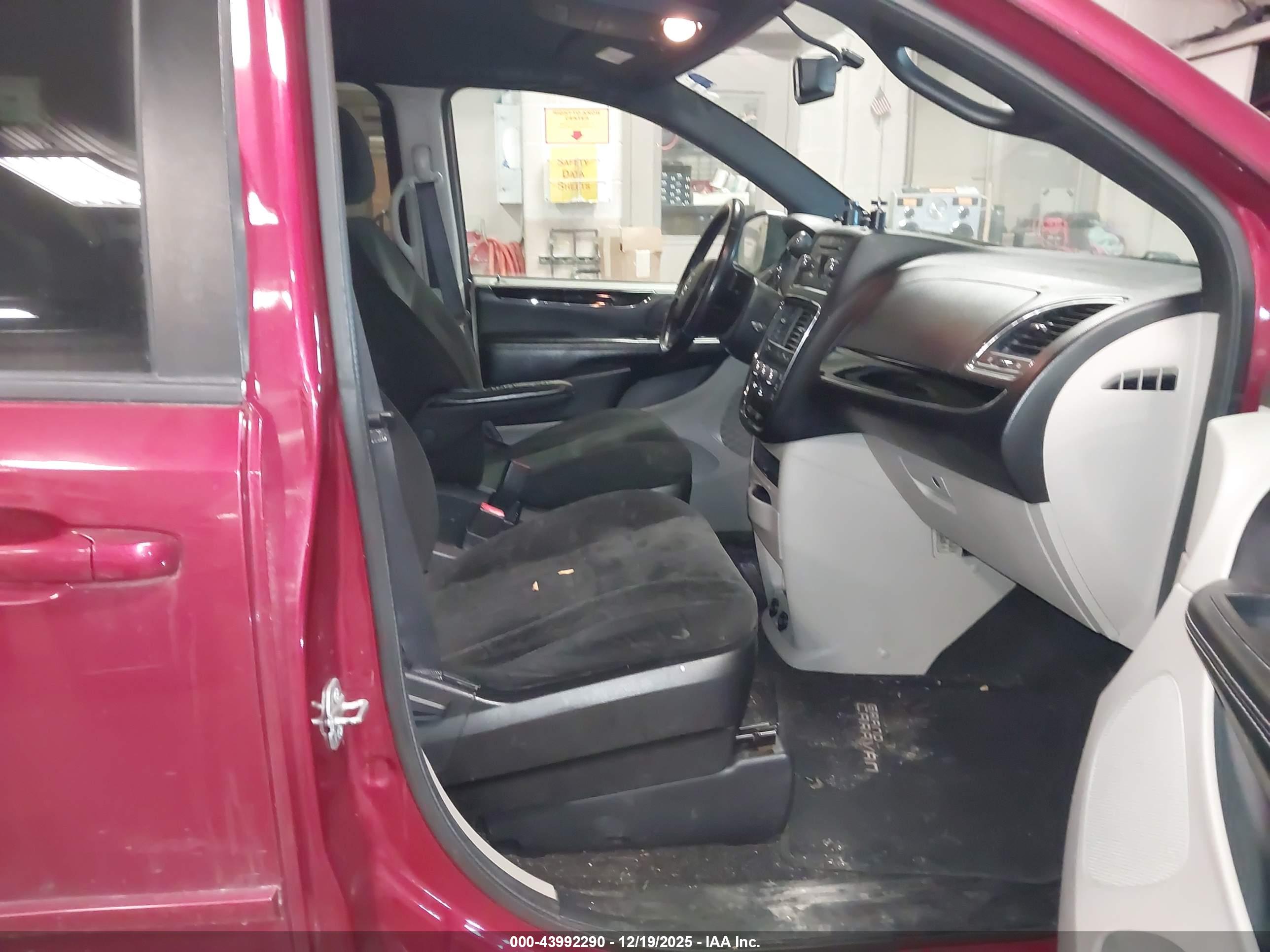 DODGE GRAND image 5