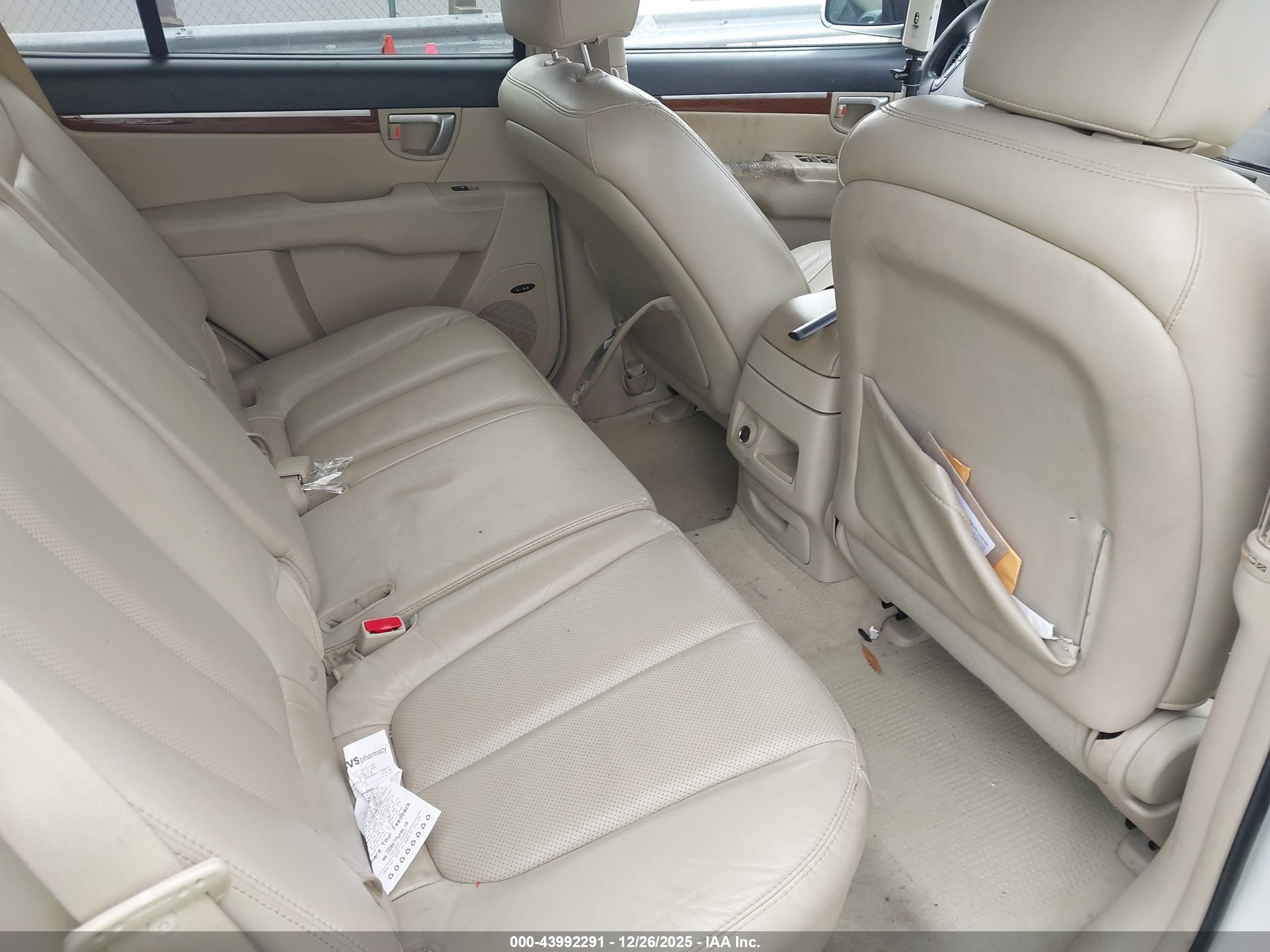 HYUNDAI SANTA image 8