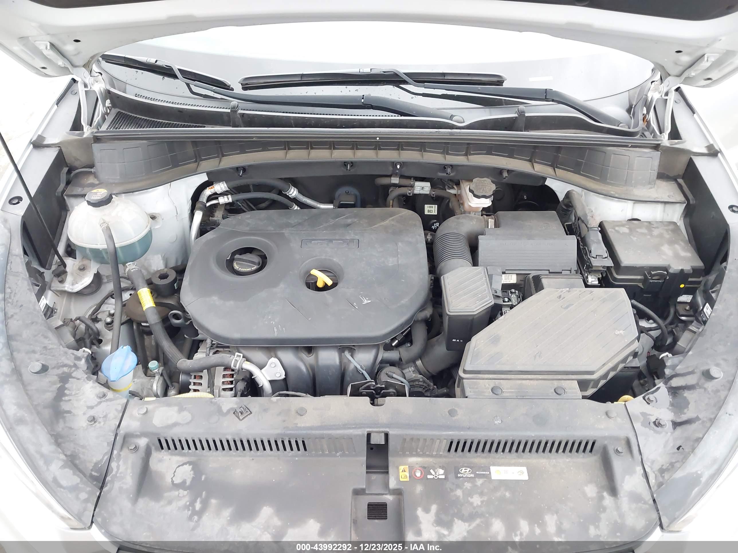 HYUNDAI TUCSON image 10