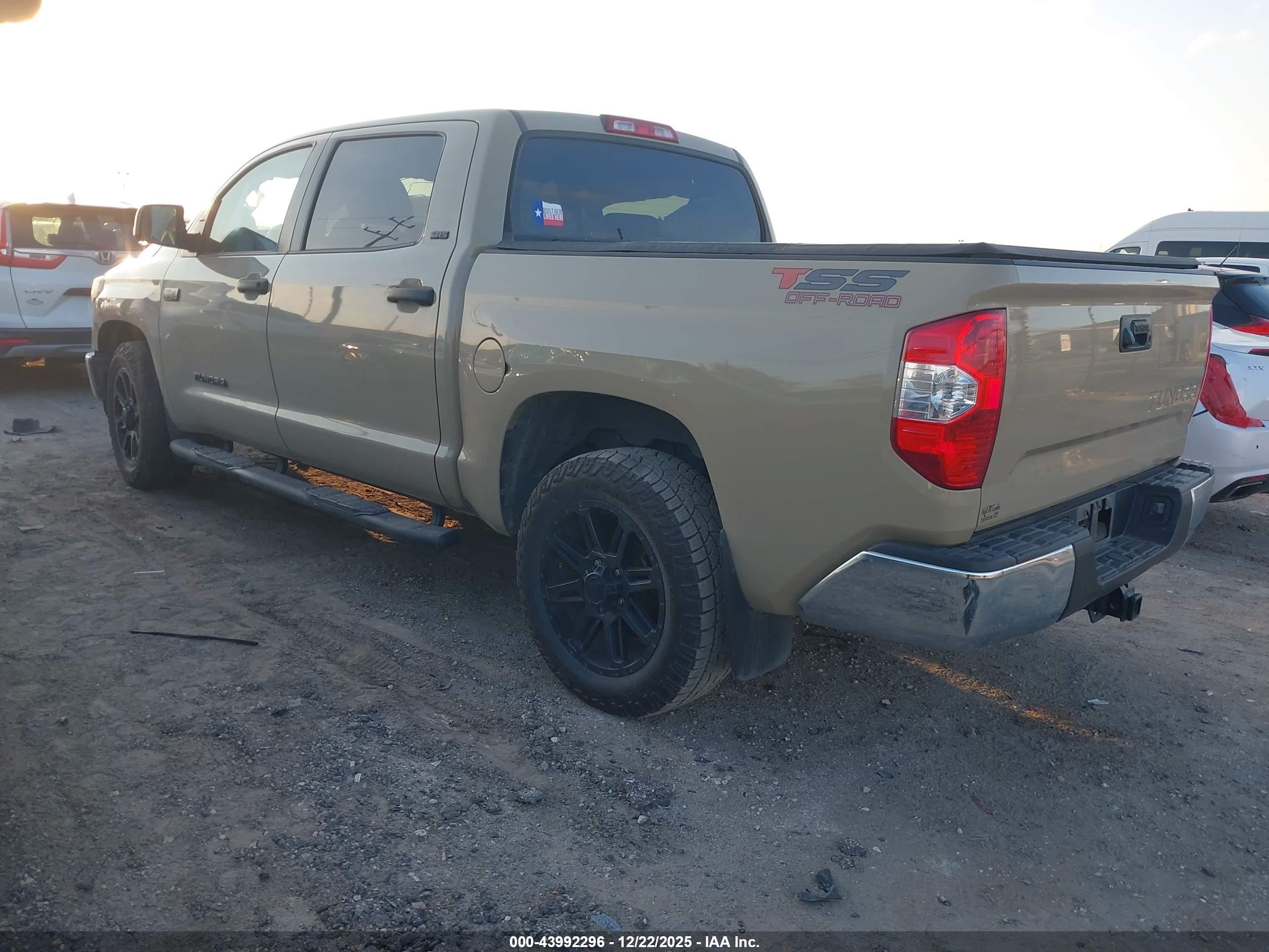 TOYOTA TUNDRA image 3
