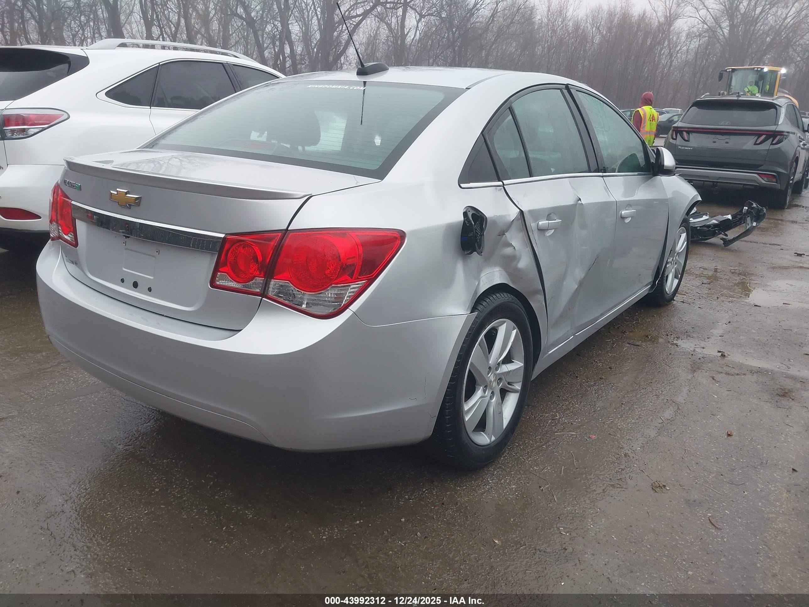 CHEVROLET CRUZE image 4