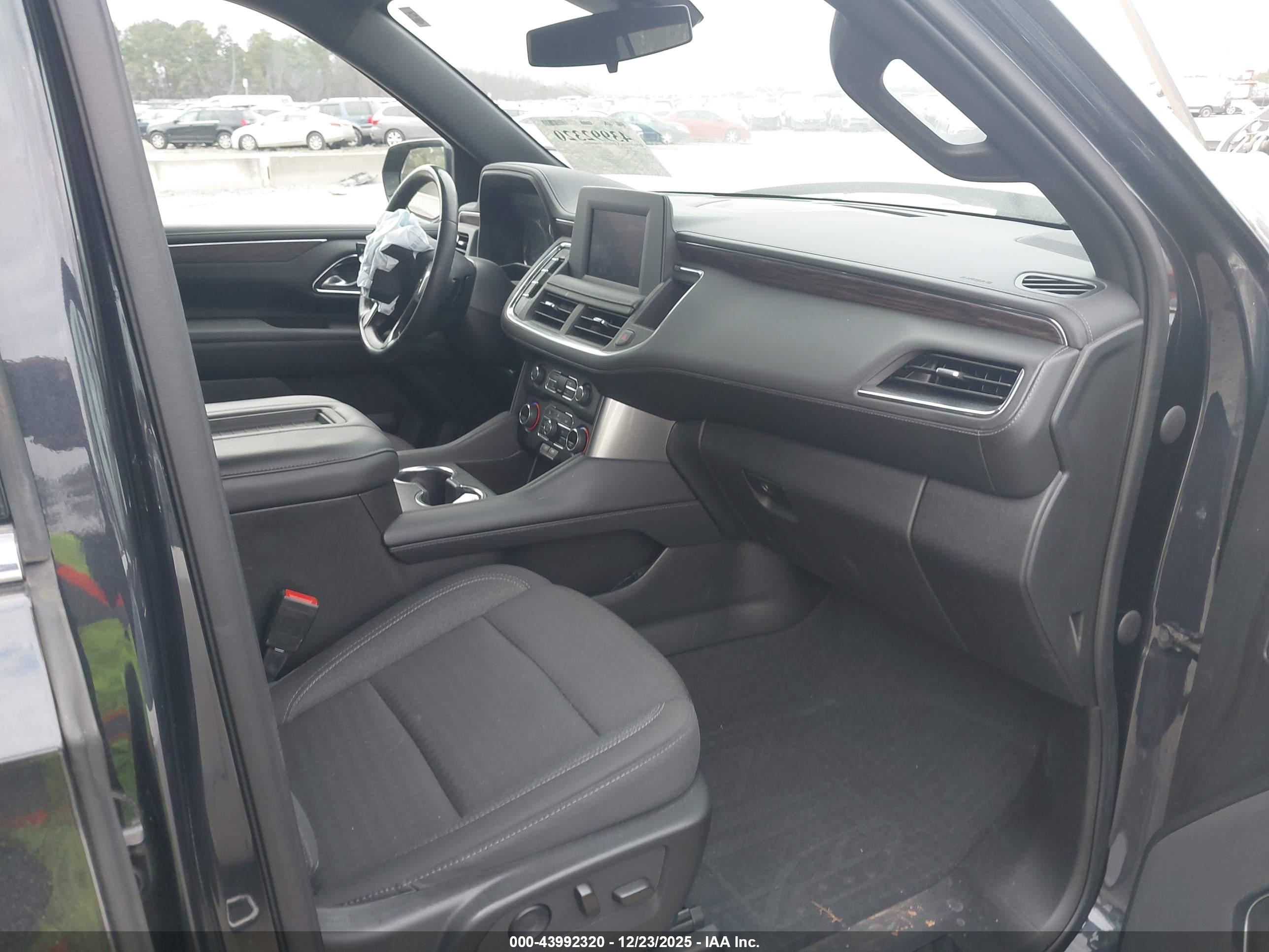 CHEVROLET TAHOE image 5