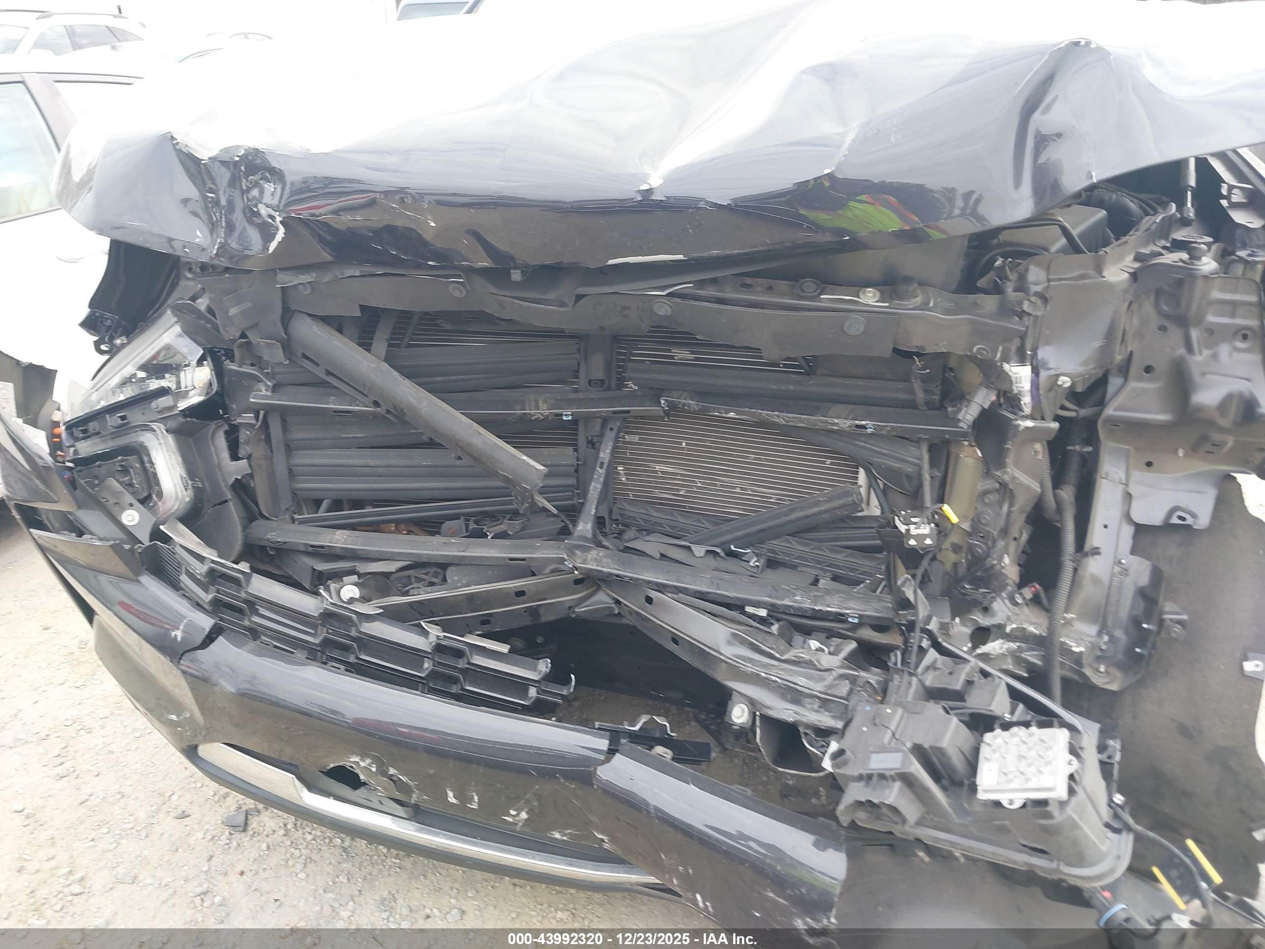 CHEVROLET TAHOE image 6