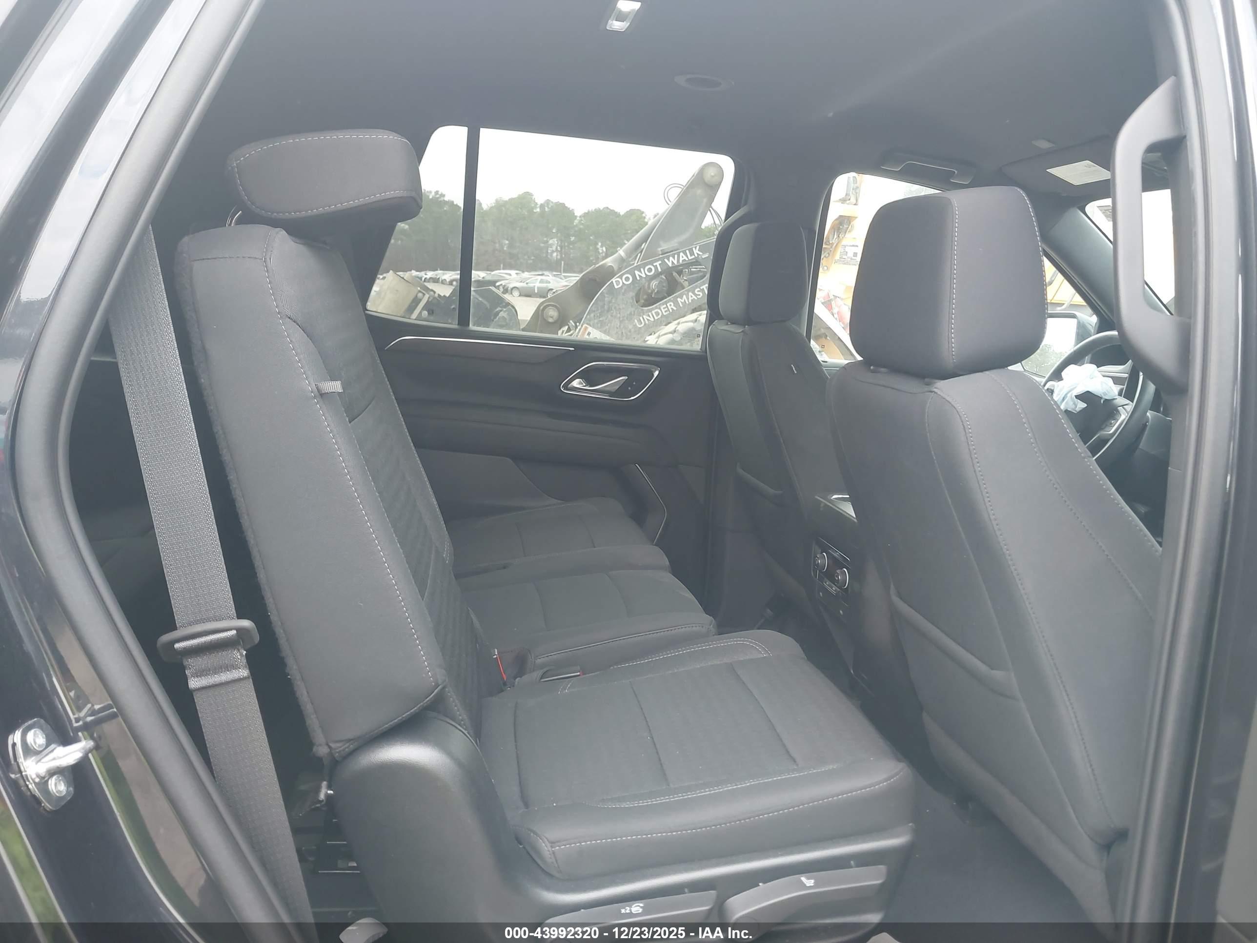 CHEVROLET TAHOE image 8