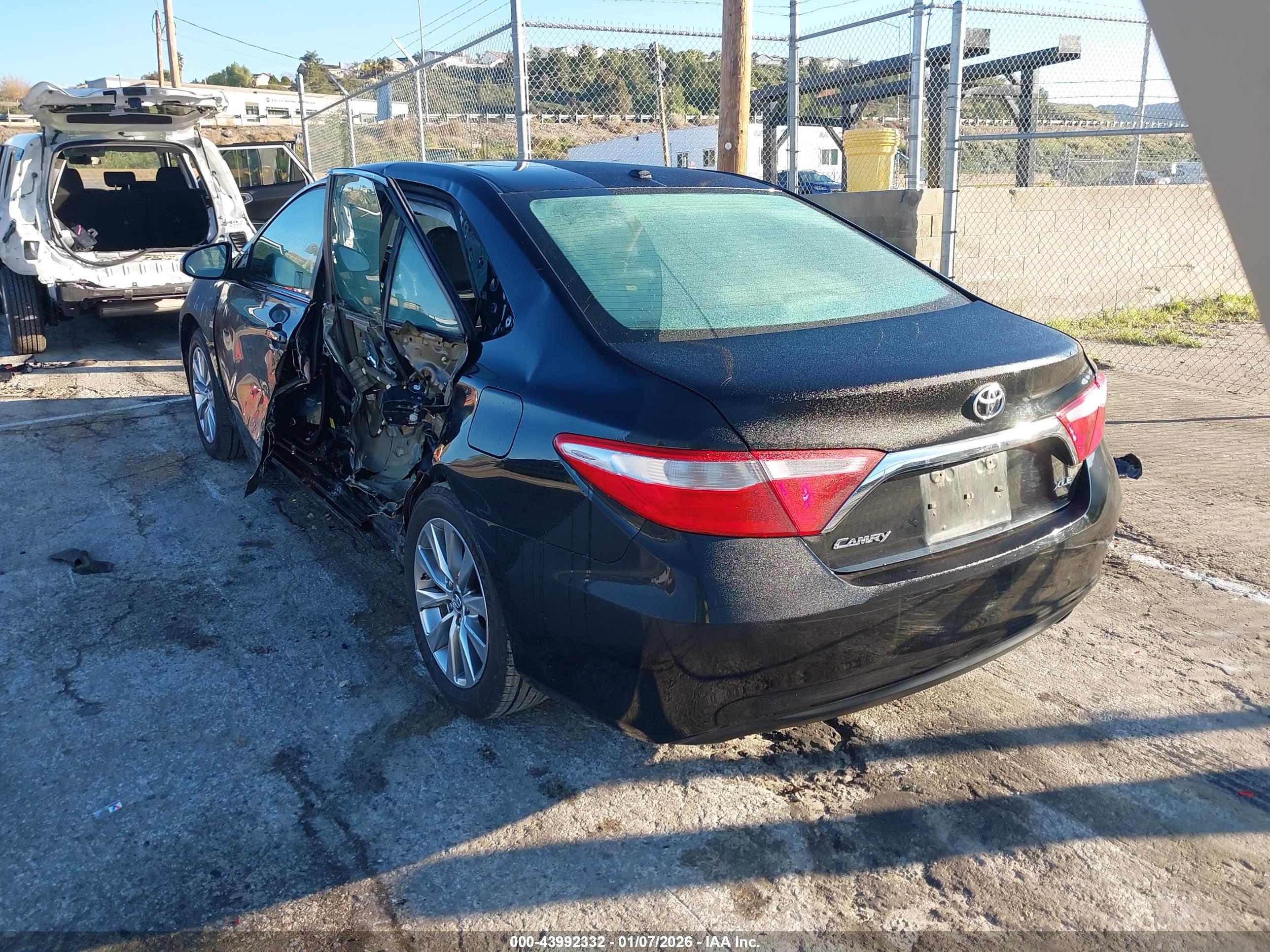 TOYOTA CAMRY image 3