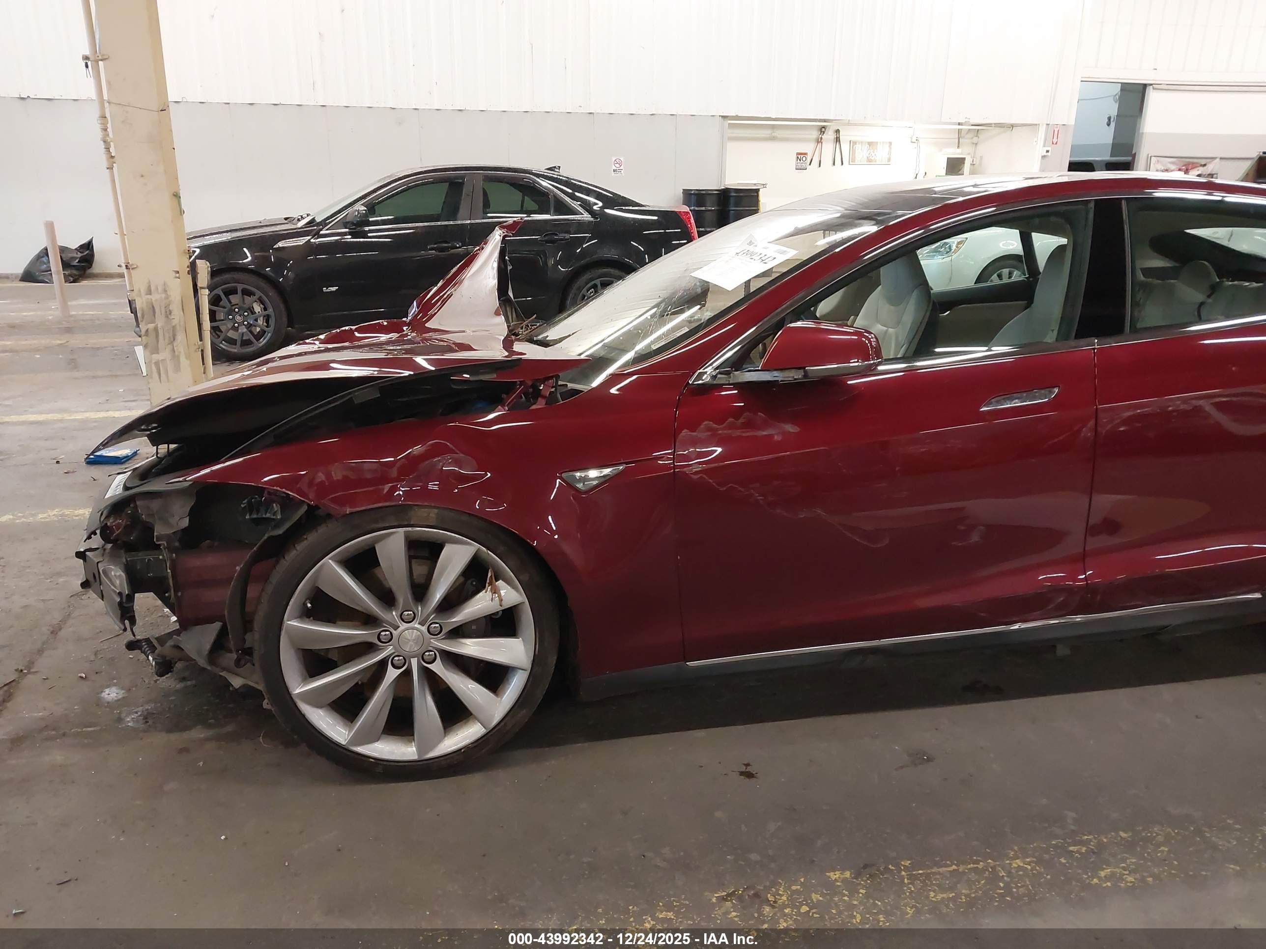 TESLA MODEL image 6