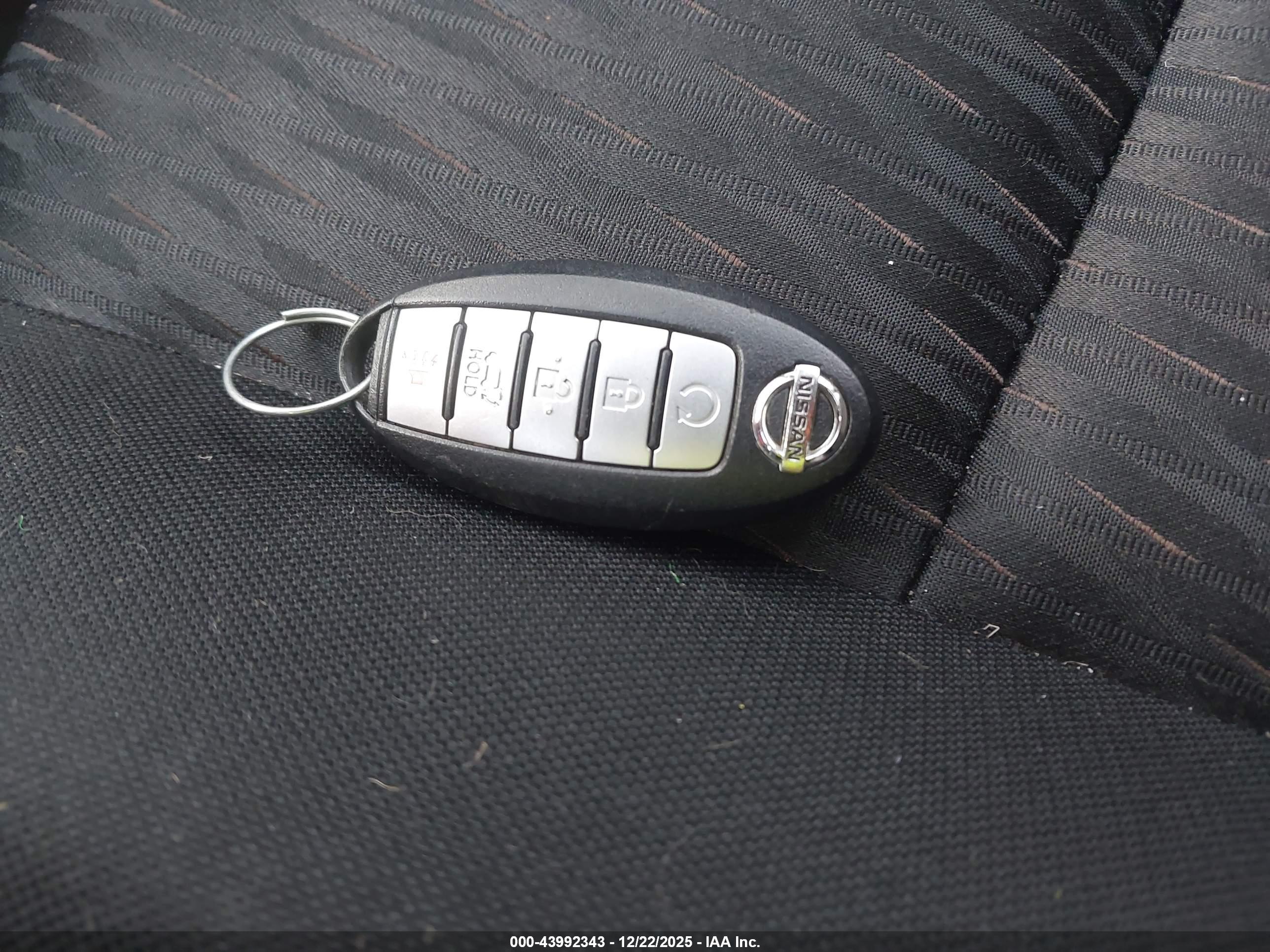NISSAN ROGUE image 11