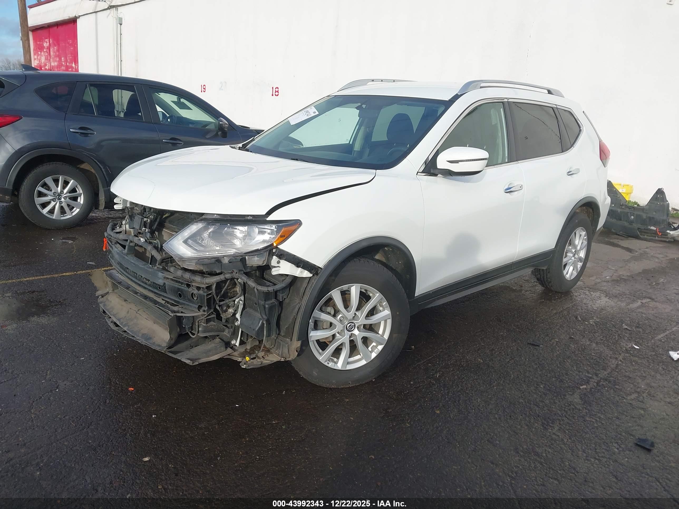 NISSAN ROGUE image 2