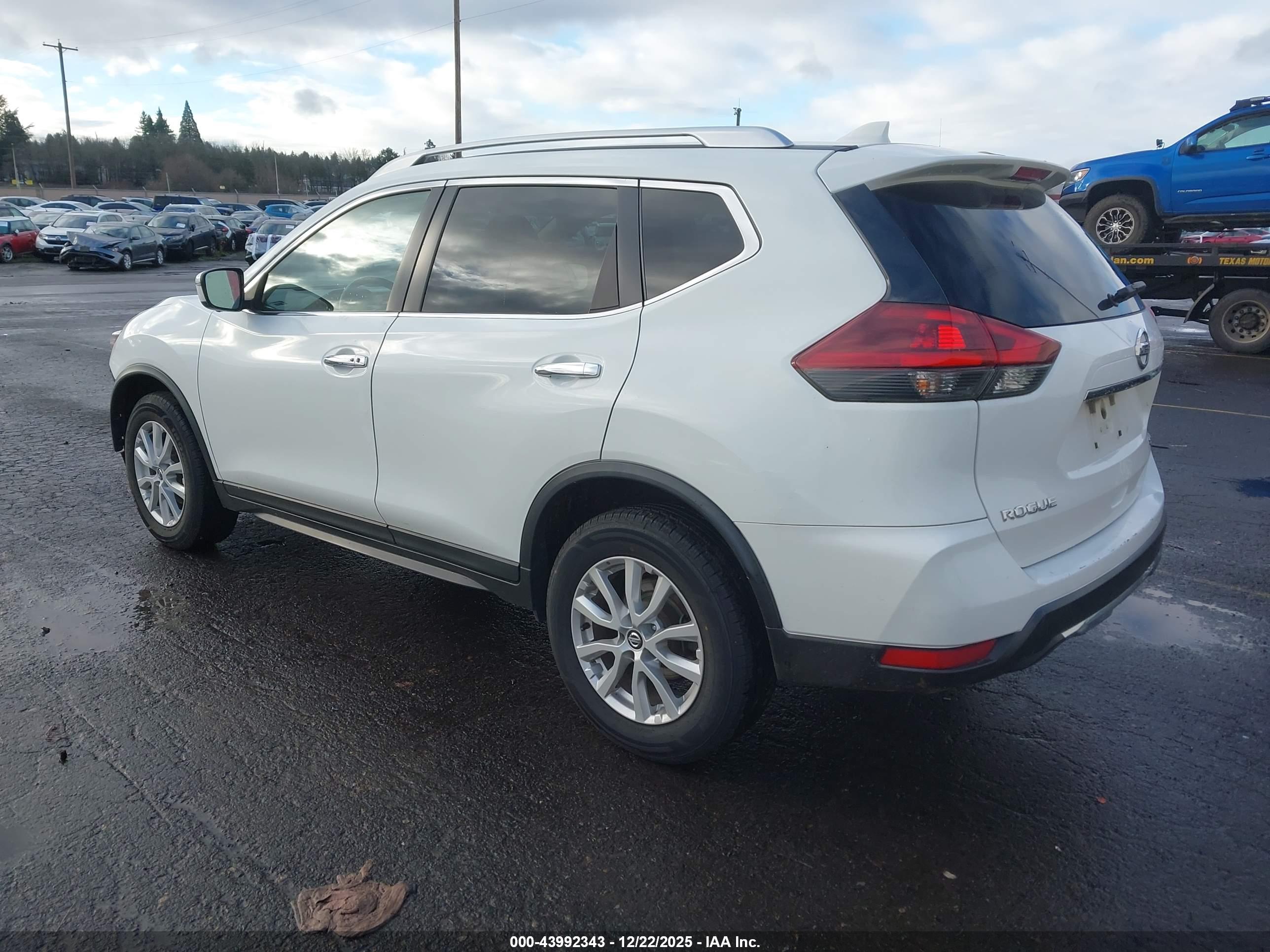 NISSAN ROGUE image 3