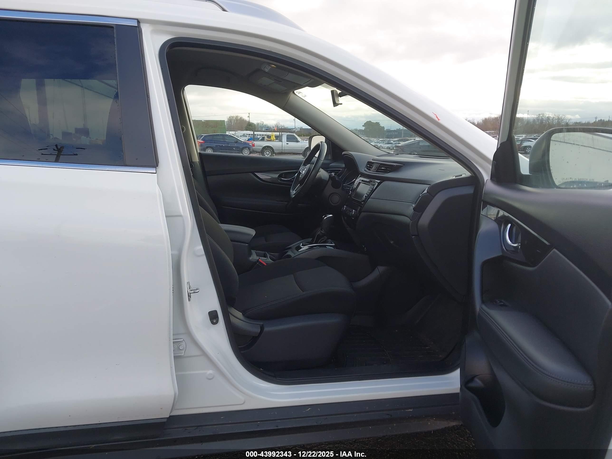 NISSAN ROGUE image 5
