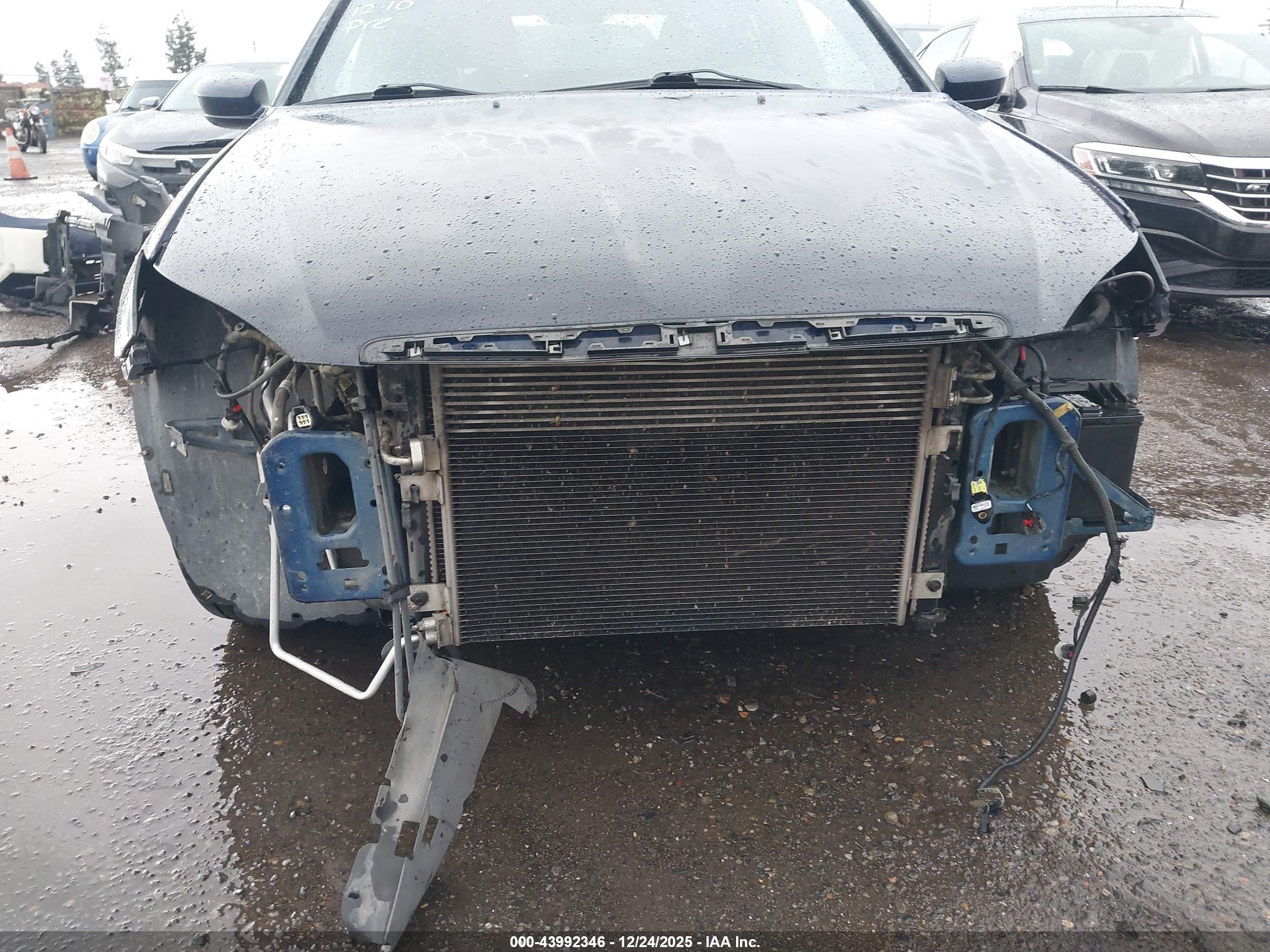 CHRYSLER 200 image 6