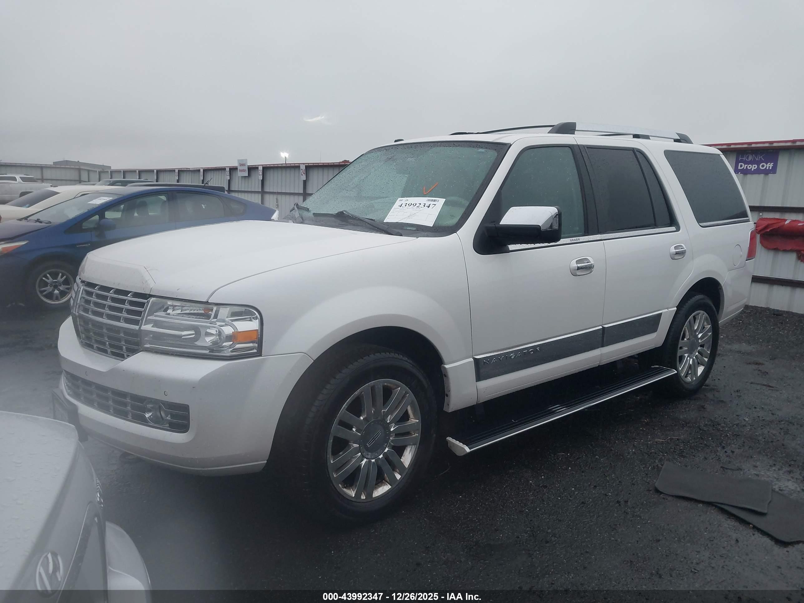 LINCOLN NAVIGATOR image 2