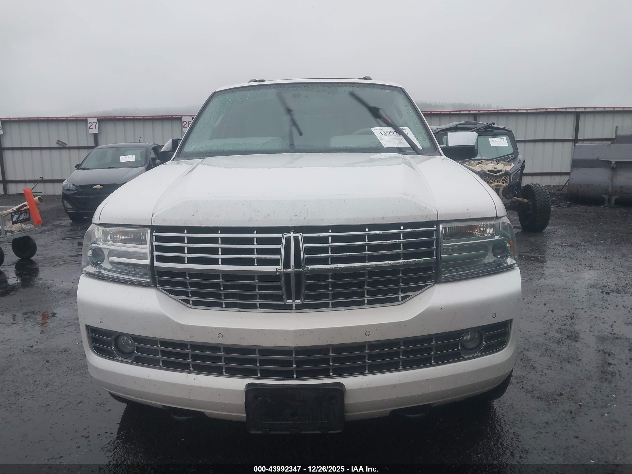LINCOLN NAVIGATOR image 6