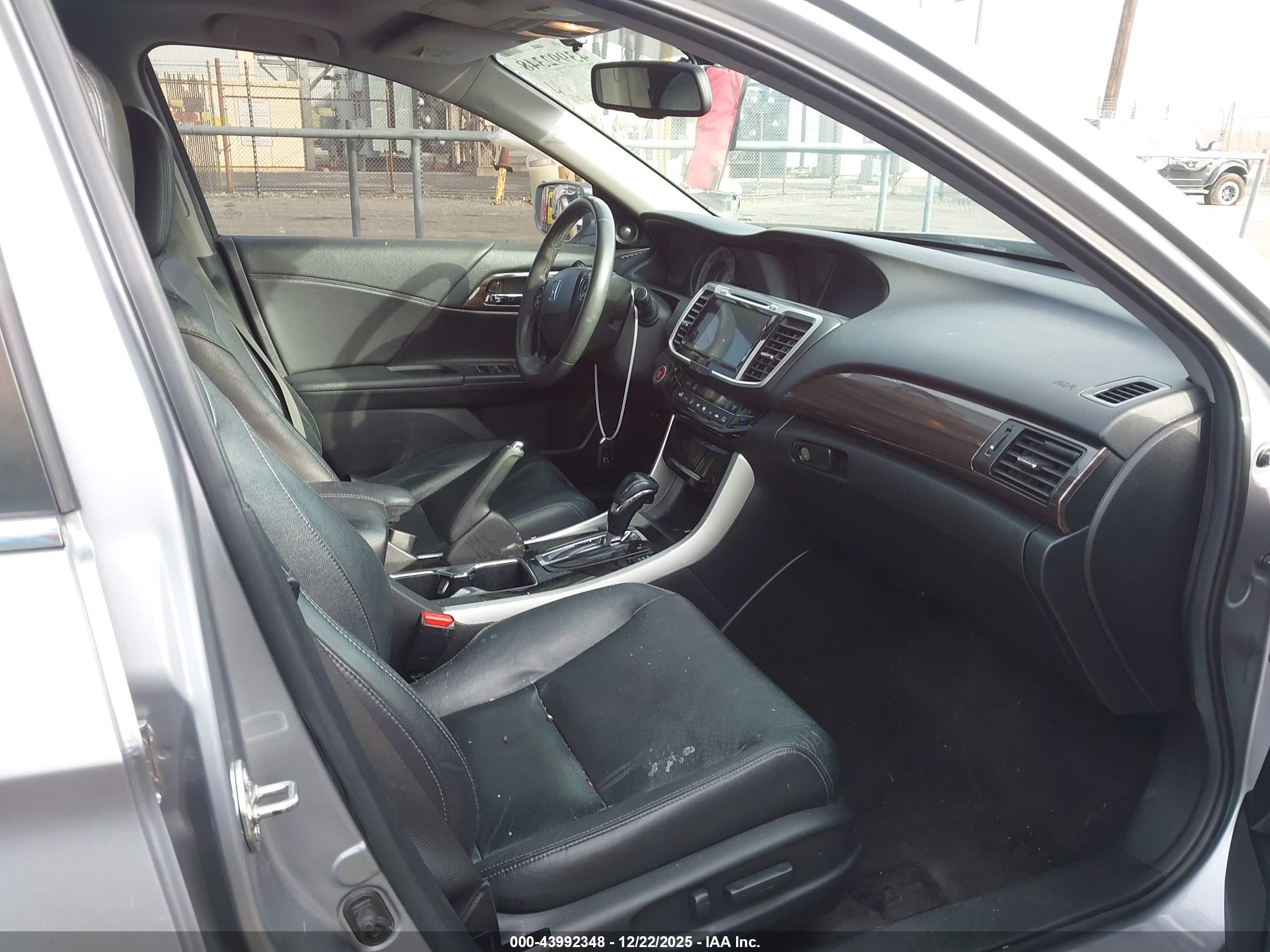 HONDA ACCORD image 5