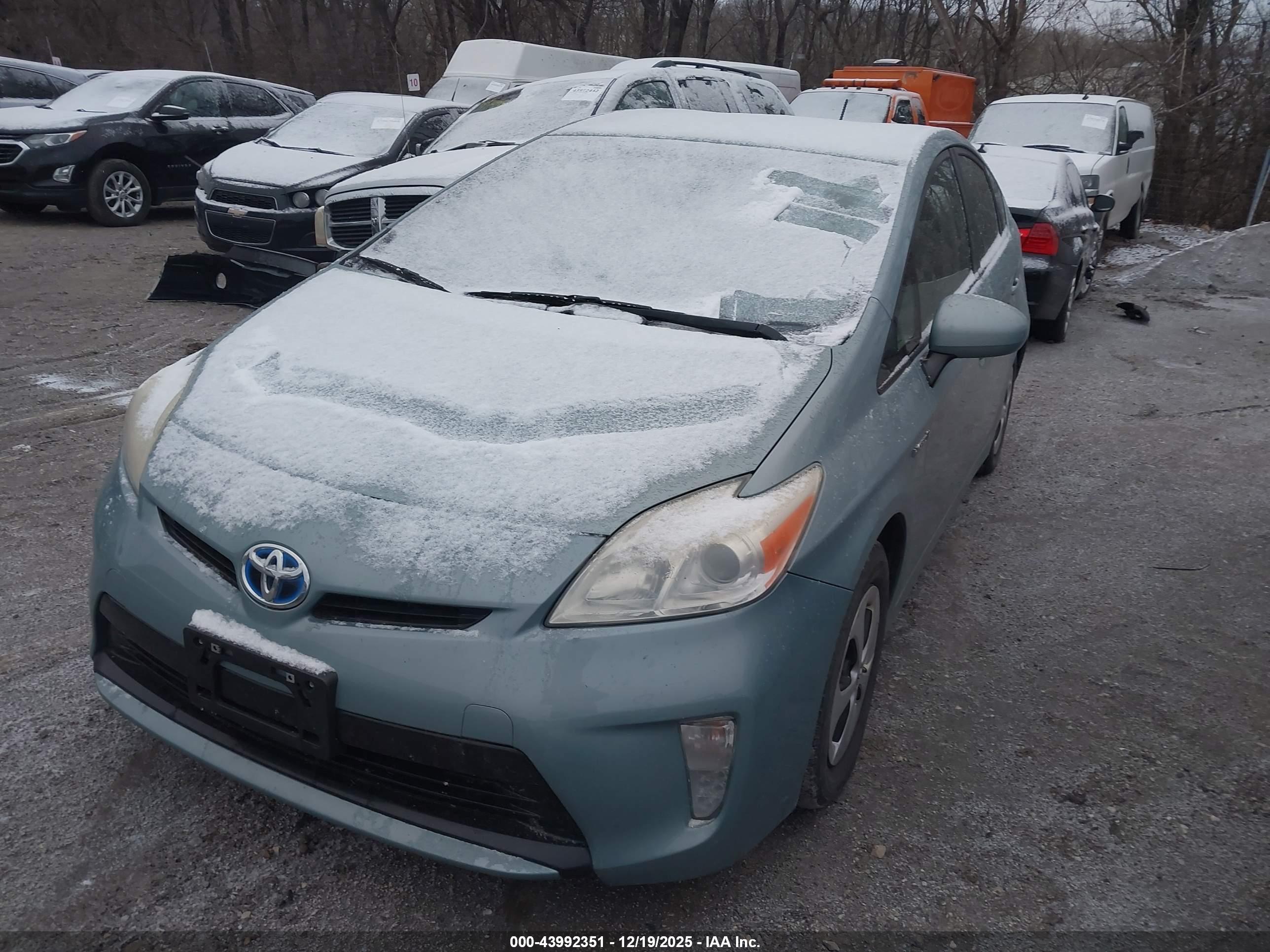 TOYOTA PRIUS image 2