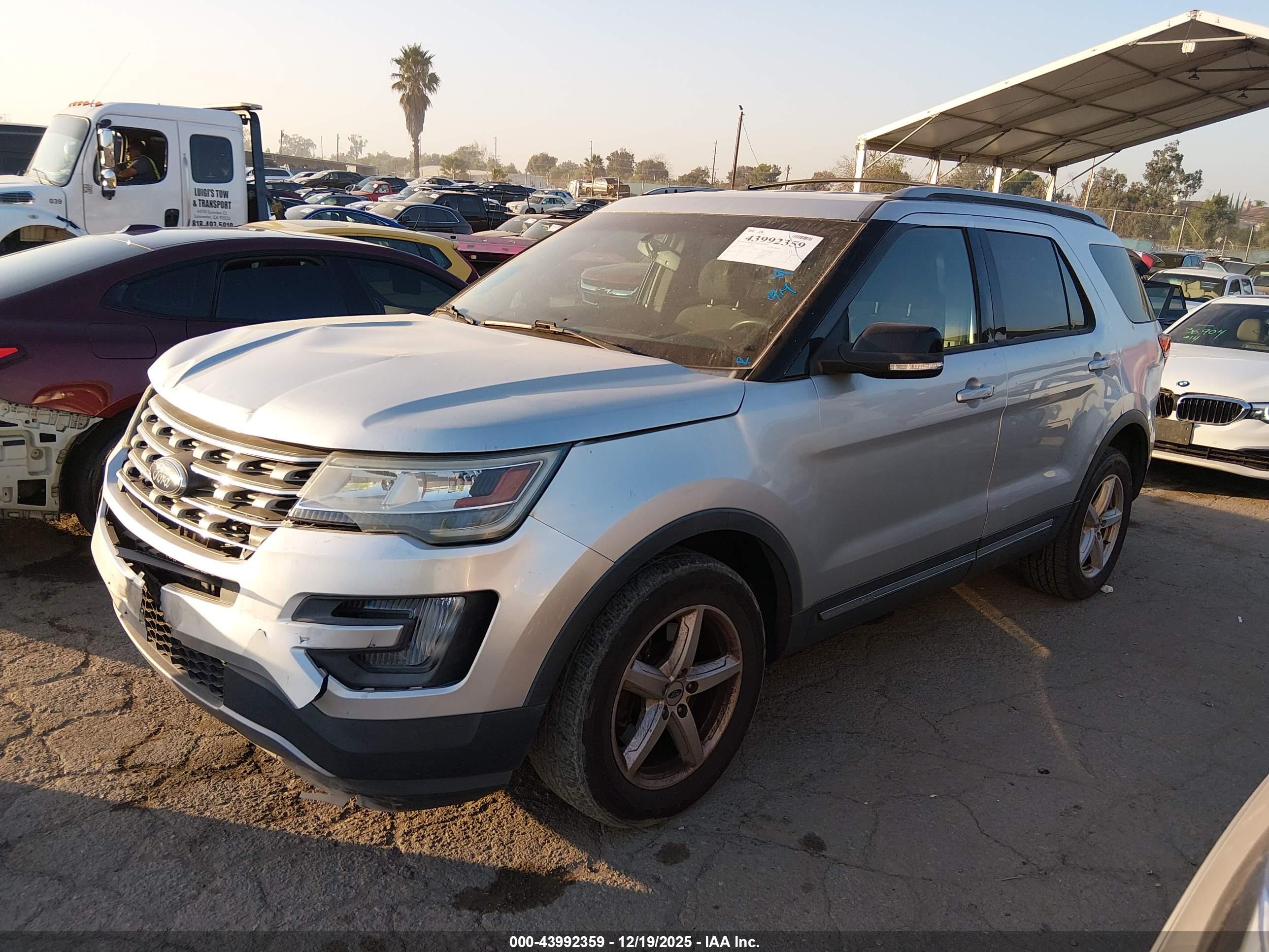 FORD EXPLORER image 2
