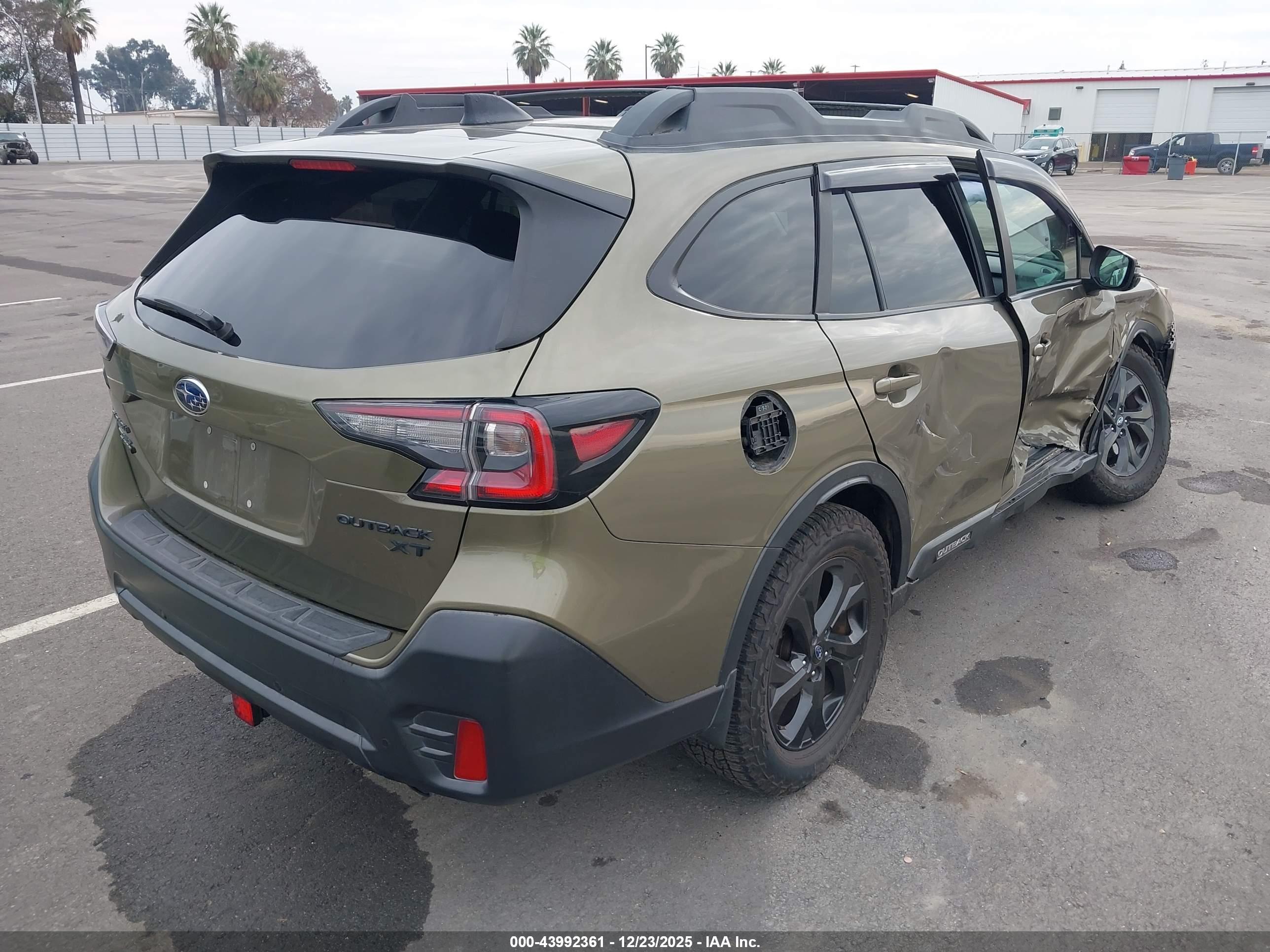 SUBARU OUTBACK image 4