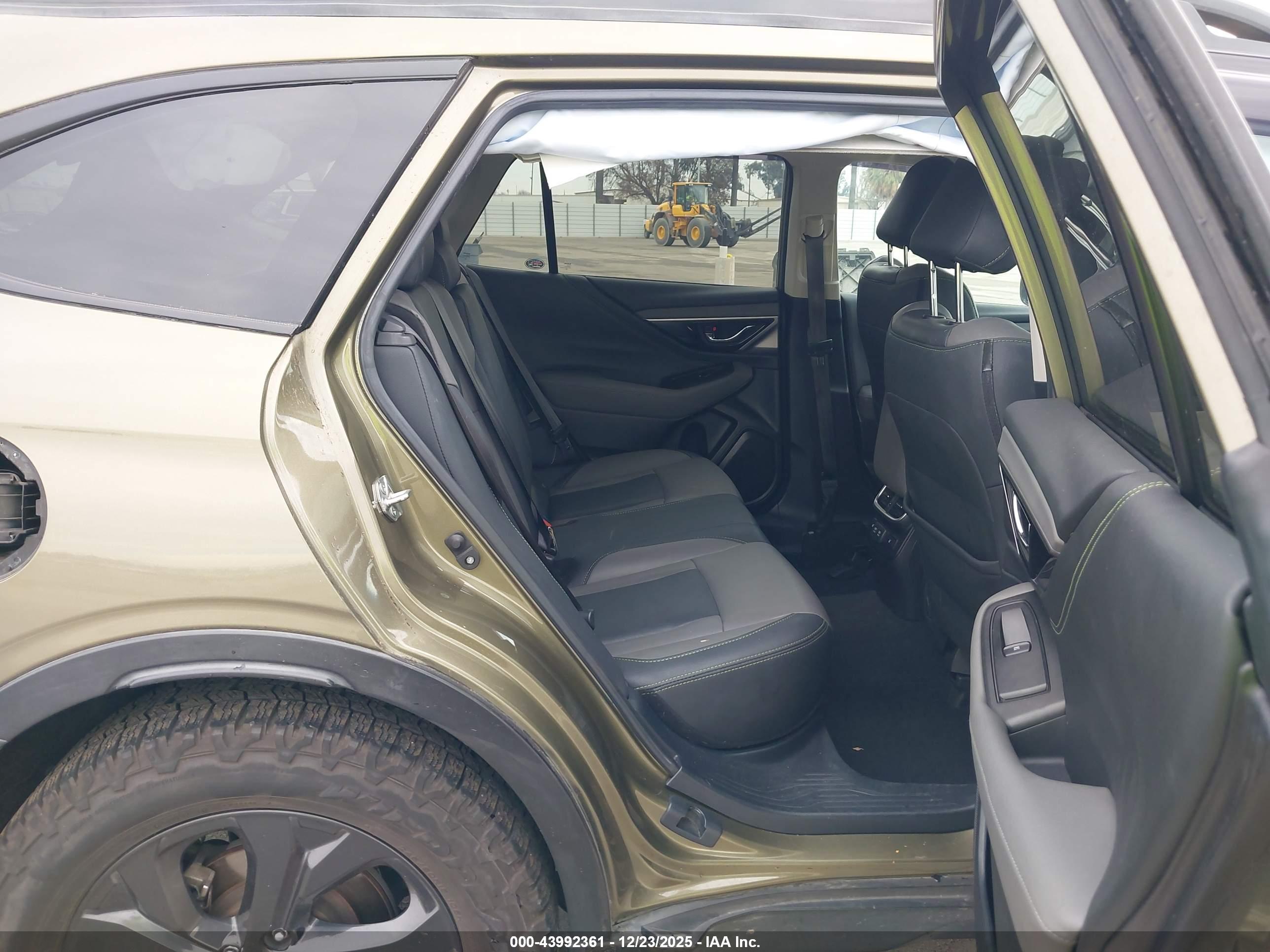 SUBARU OUTBACK image 8