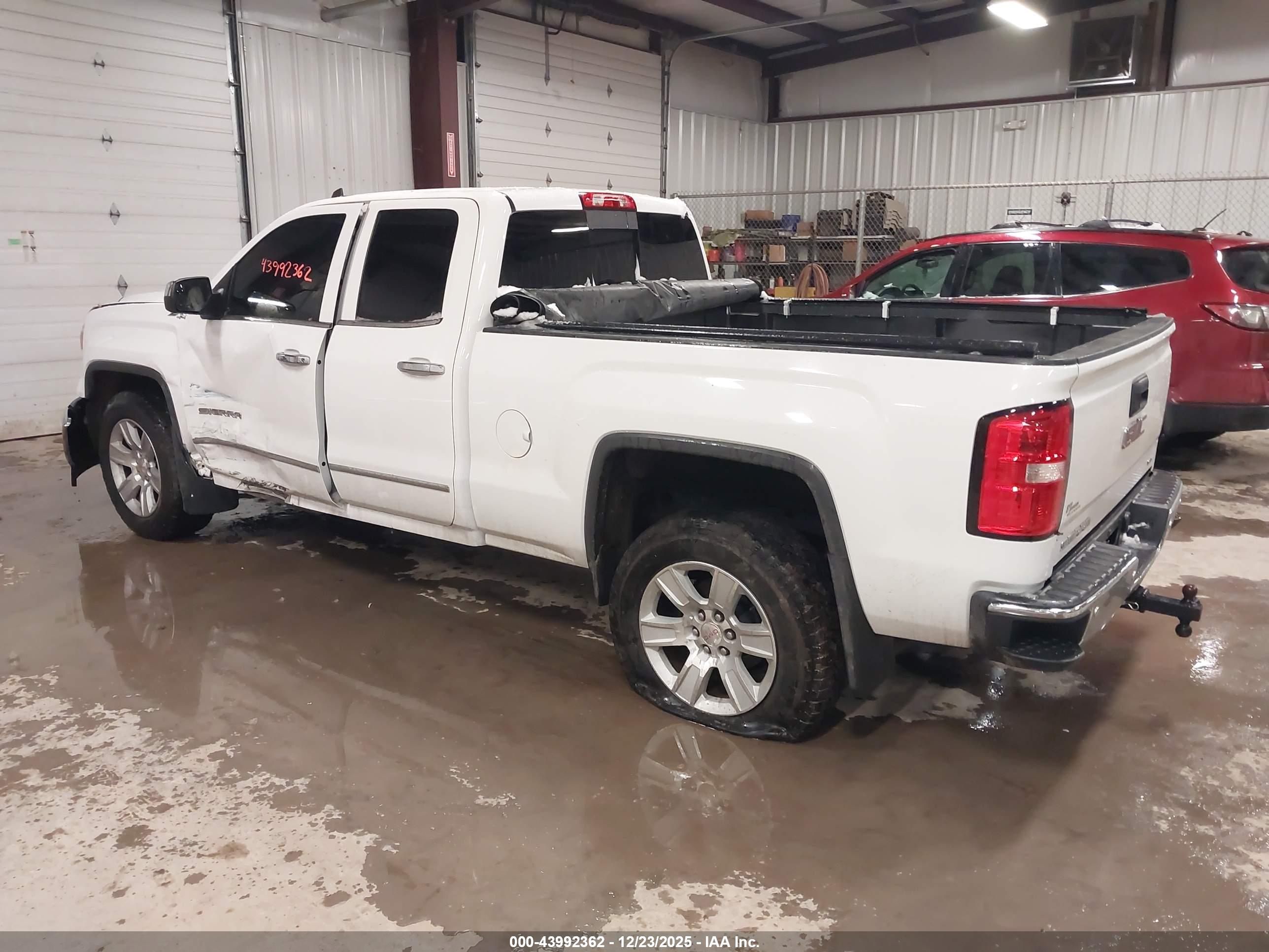 GMC SIERRA image 3