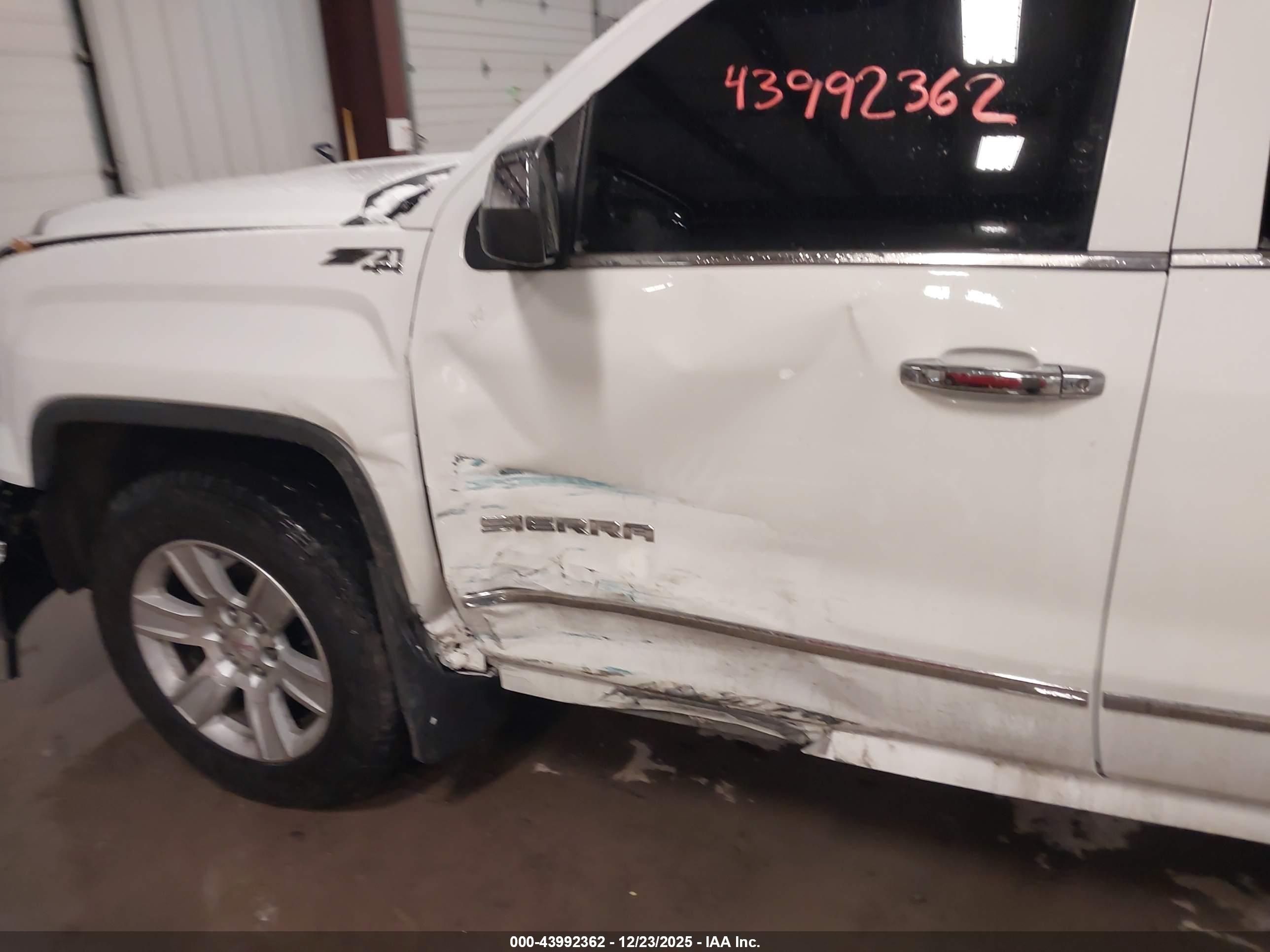 GMC SIERRA image 6
