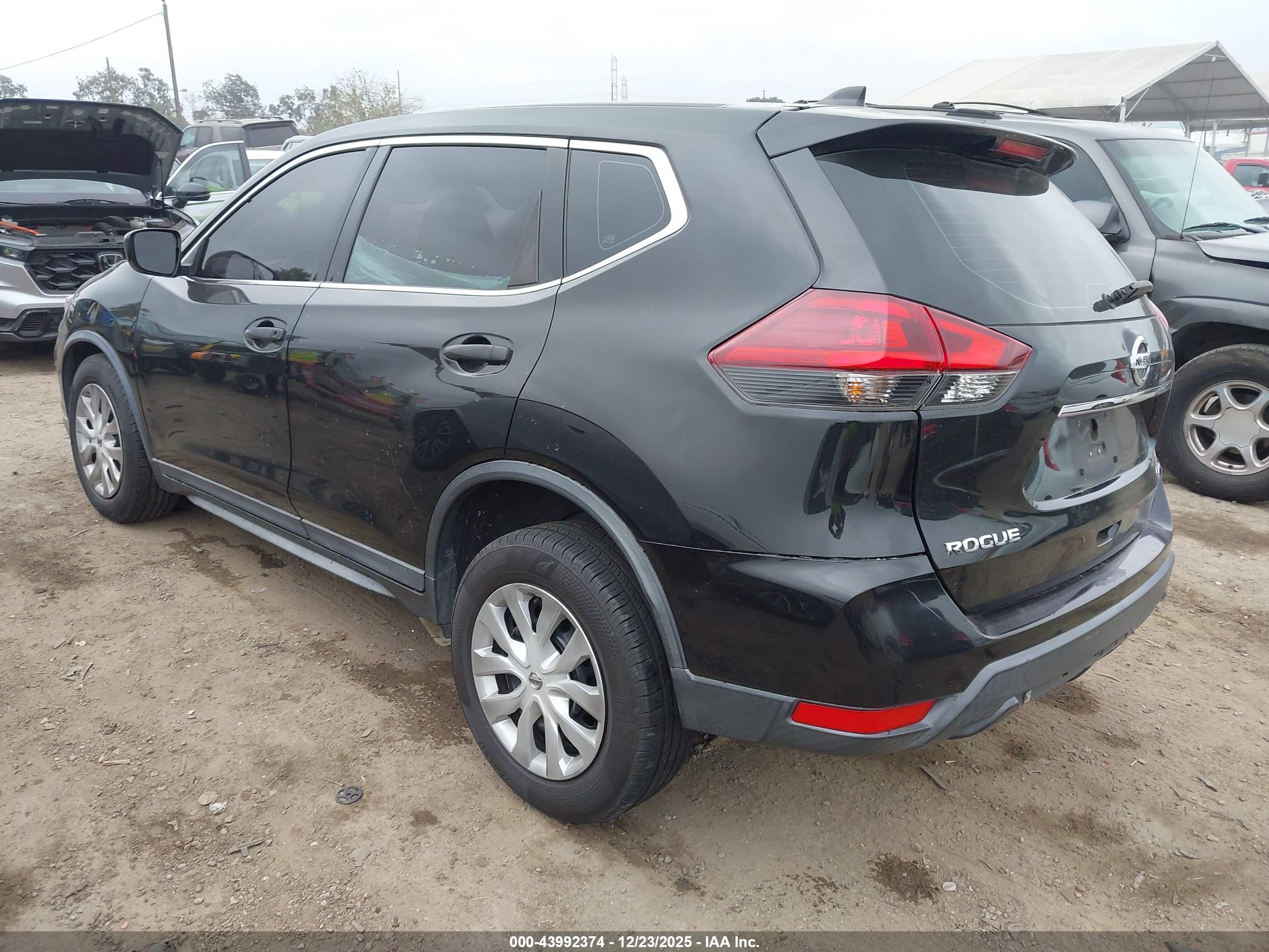 NISSAN ROGUE image 3