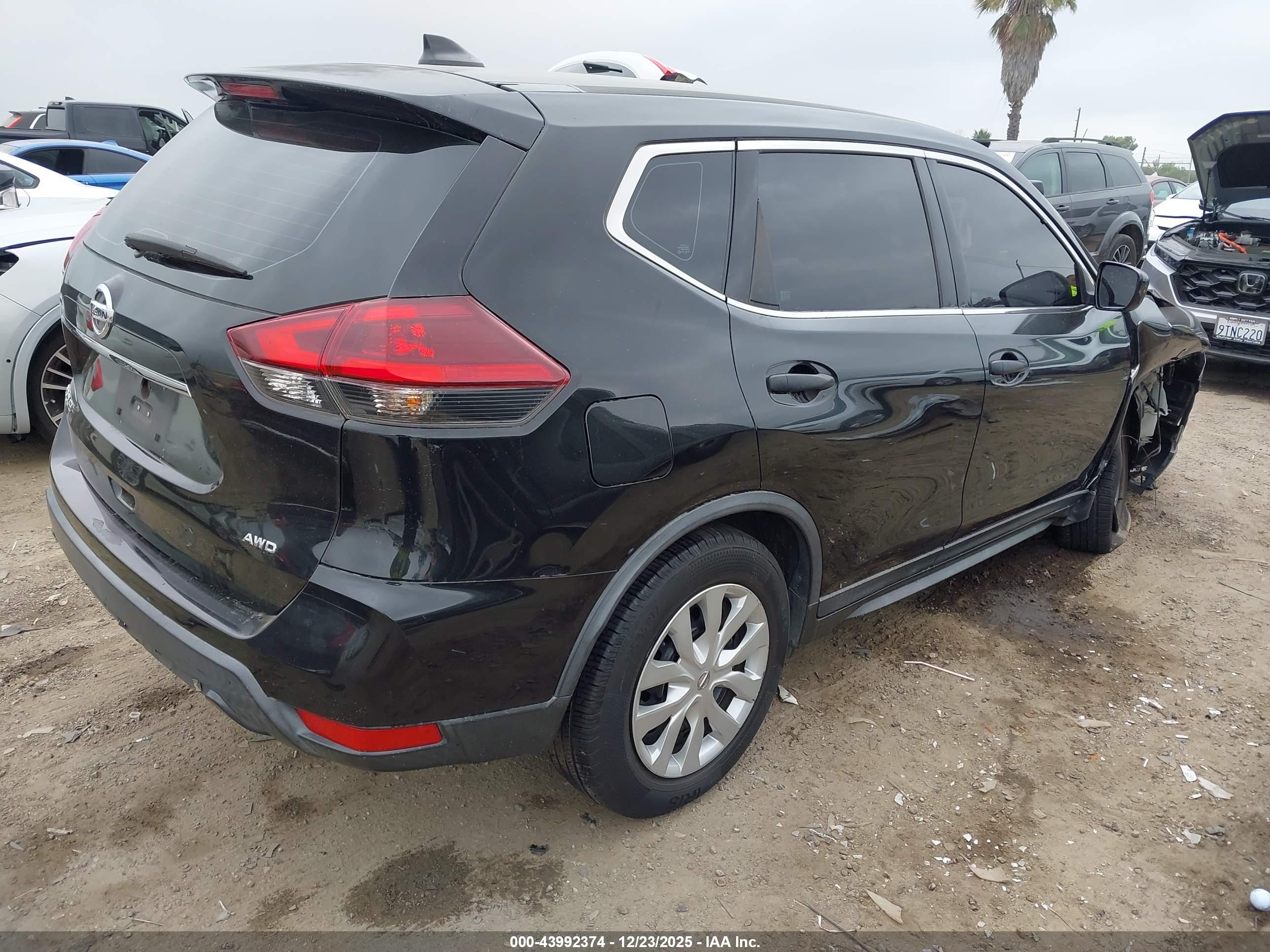 NISSAN ROGUE image 4