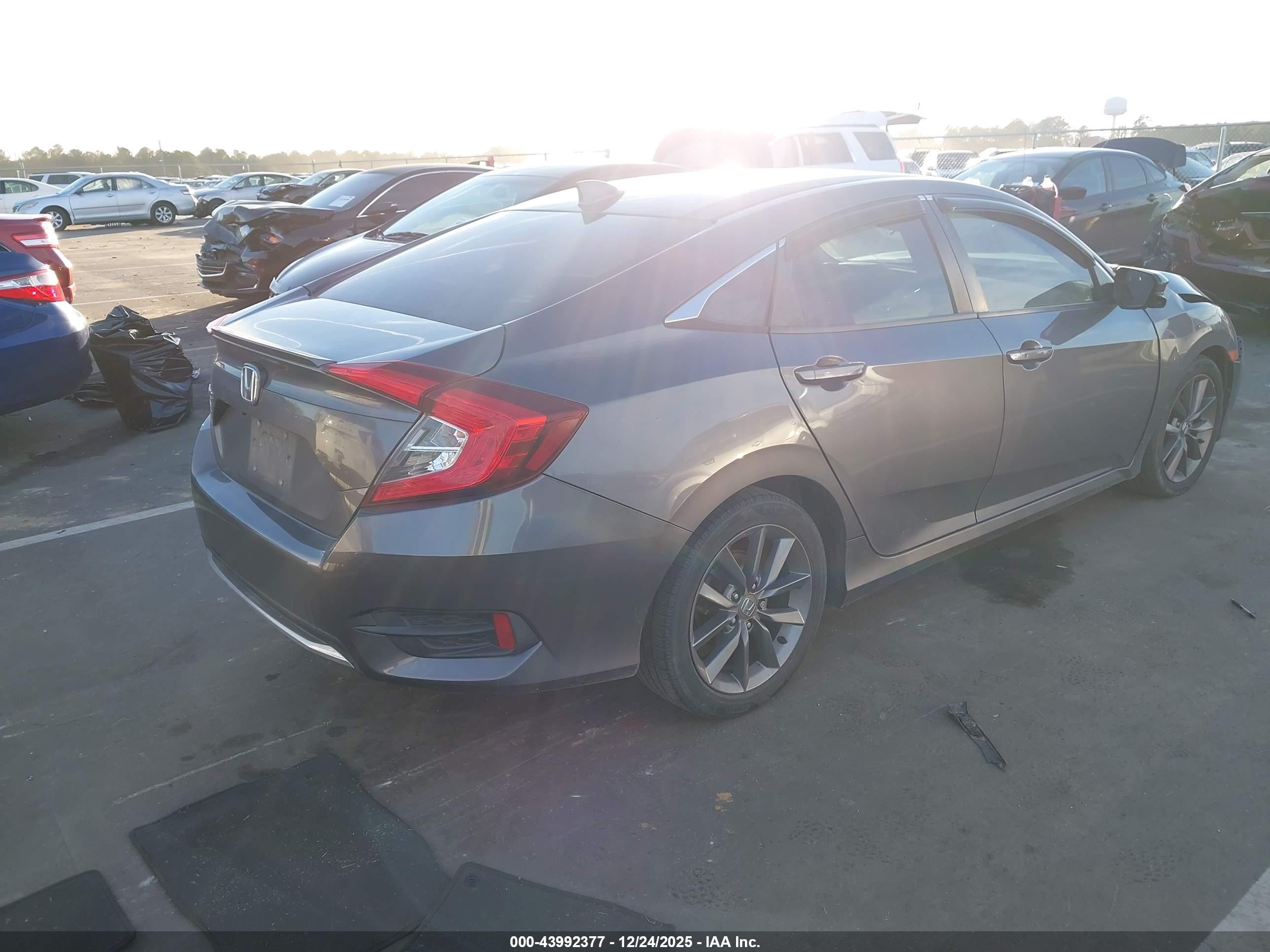 HONDA CIVIC image 4