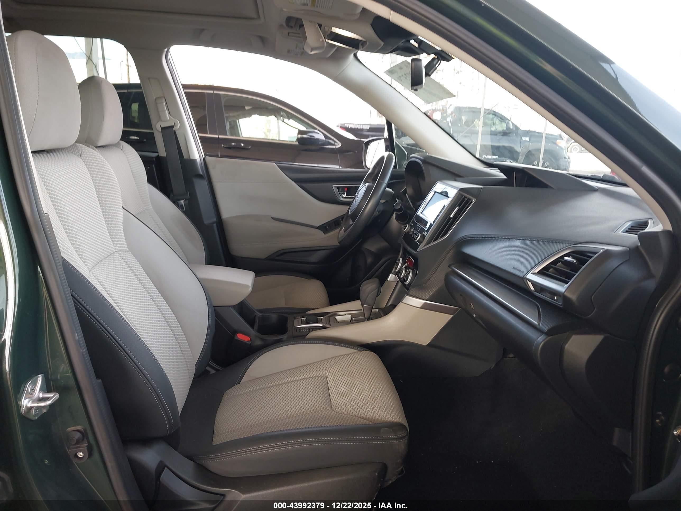 SUBARU FORESTER image 5