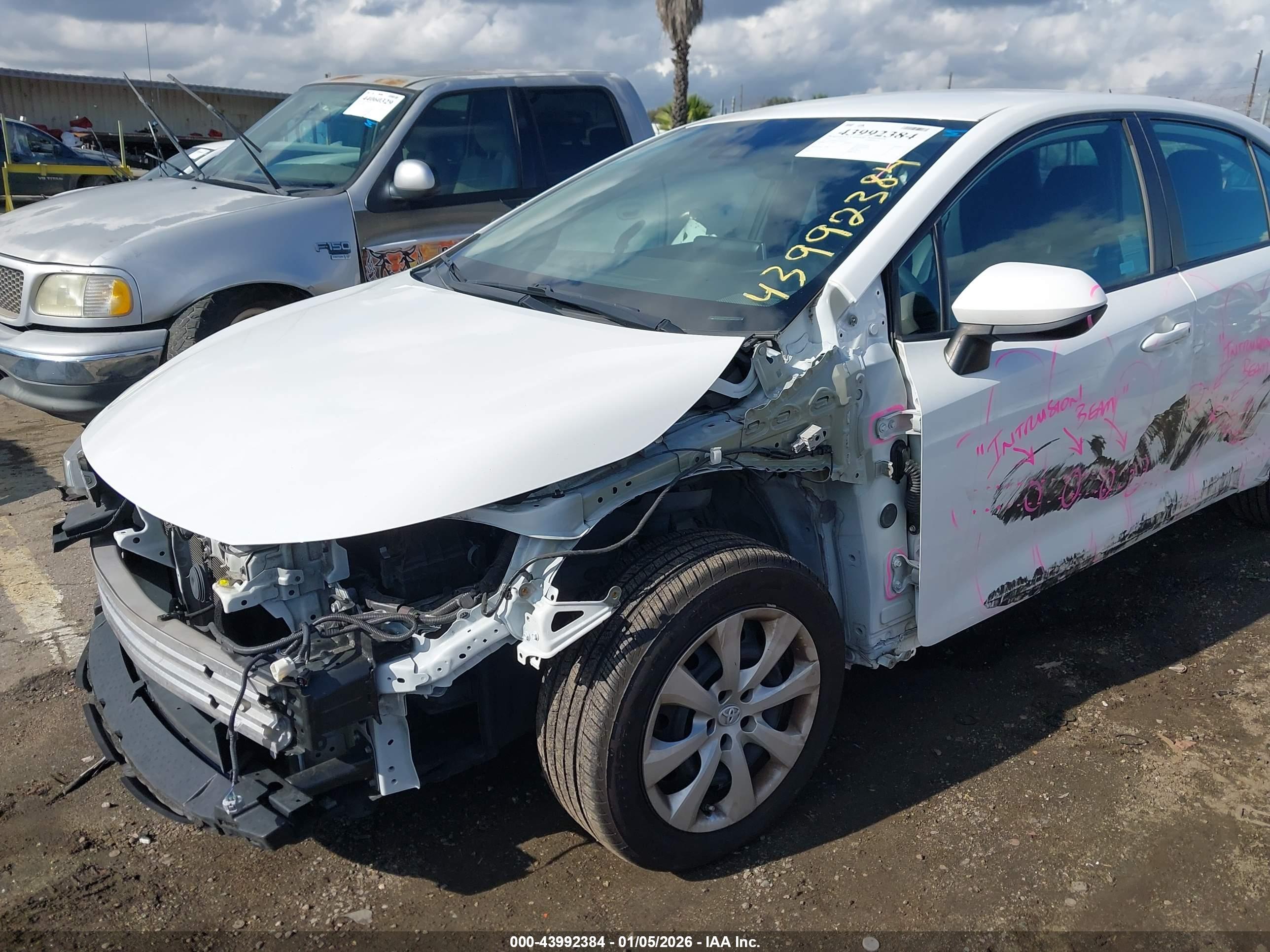 TOYOTA COROLLA image 6