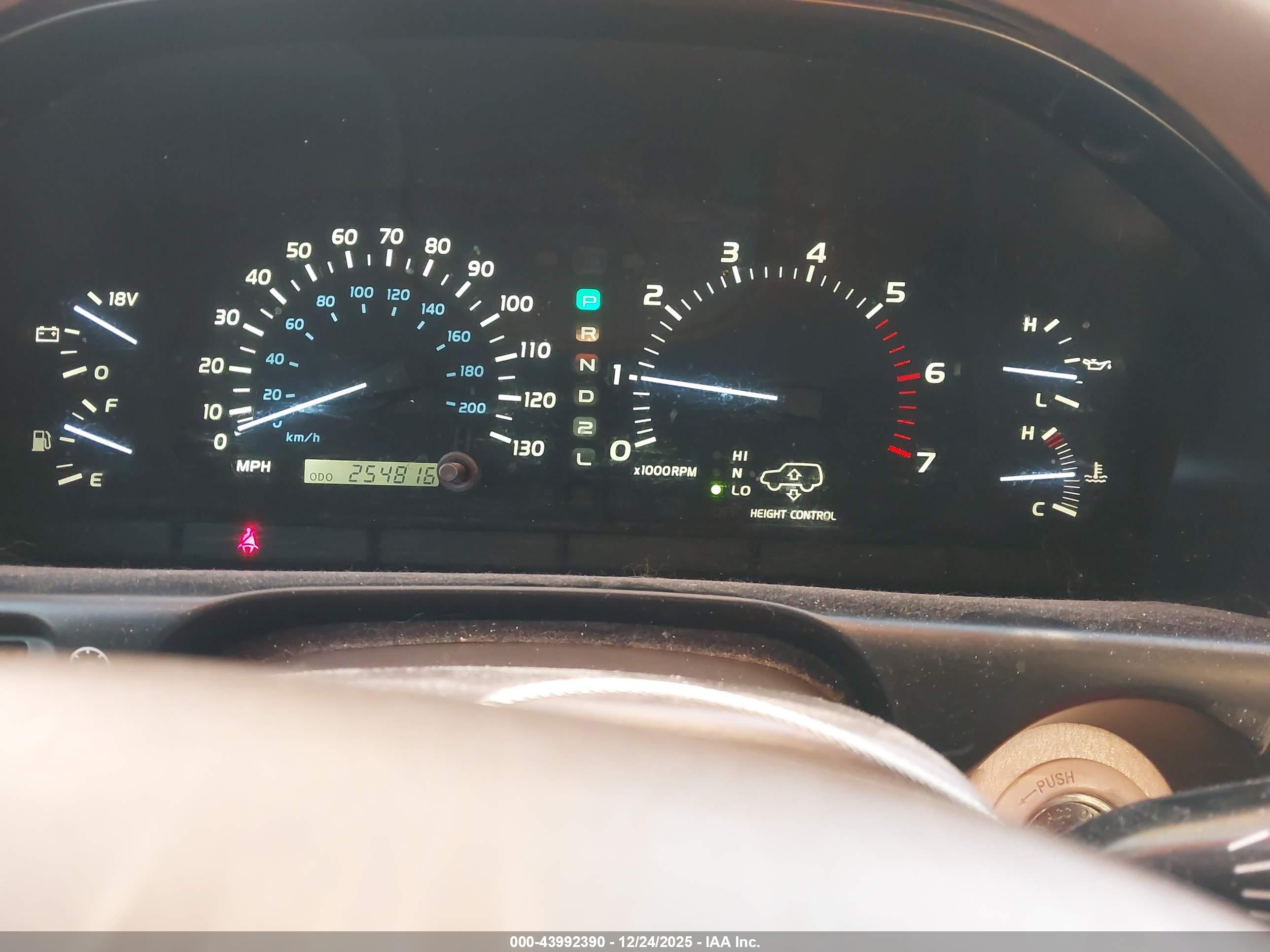 LEXUS LX image 7