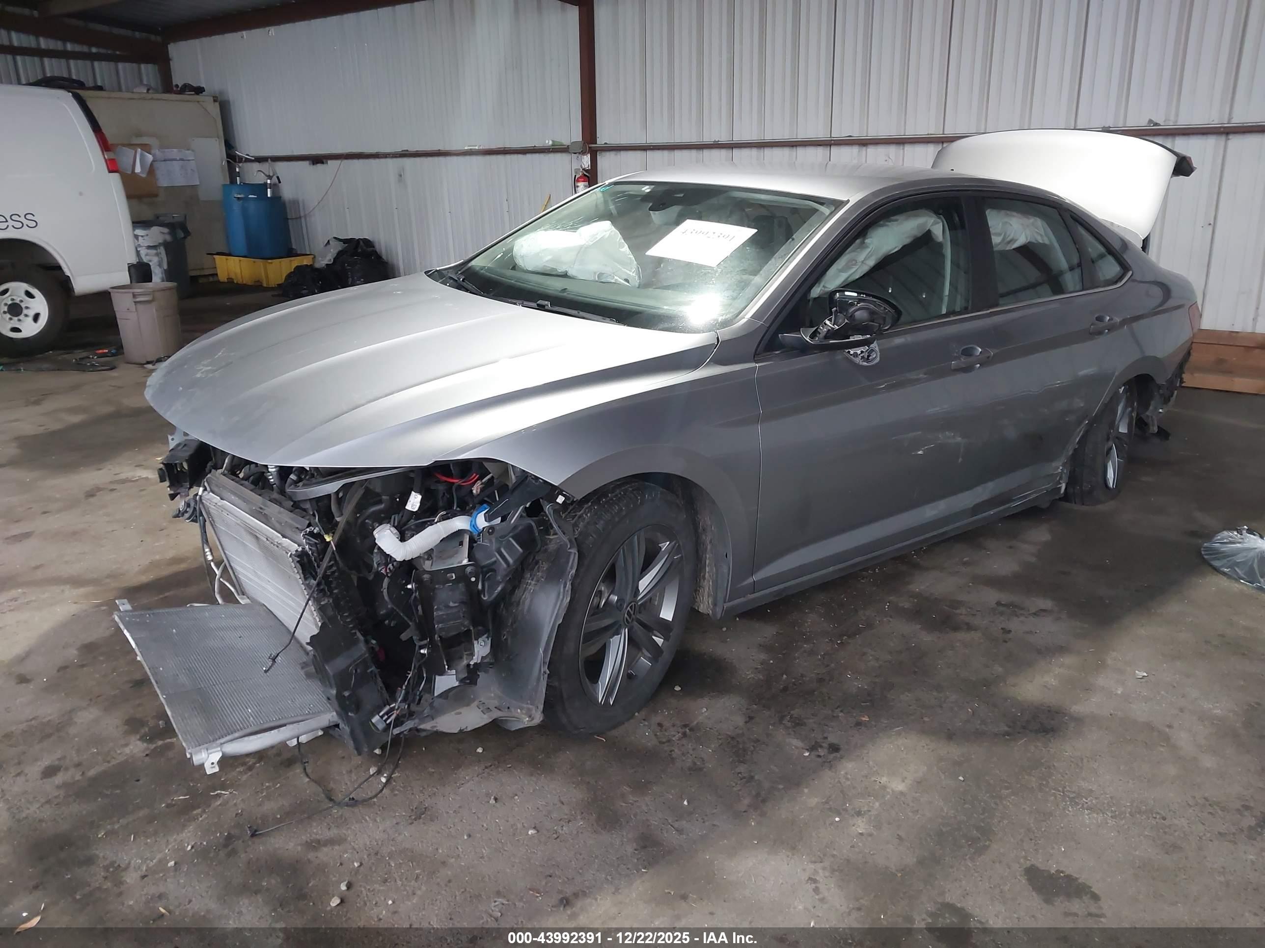VOLKSWAGEN JETTA image 2