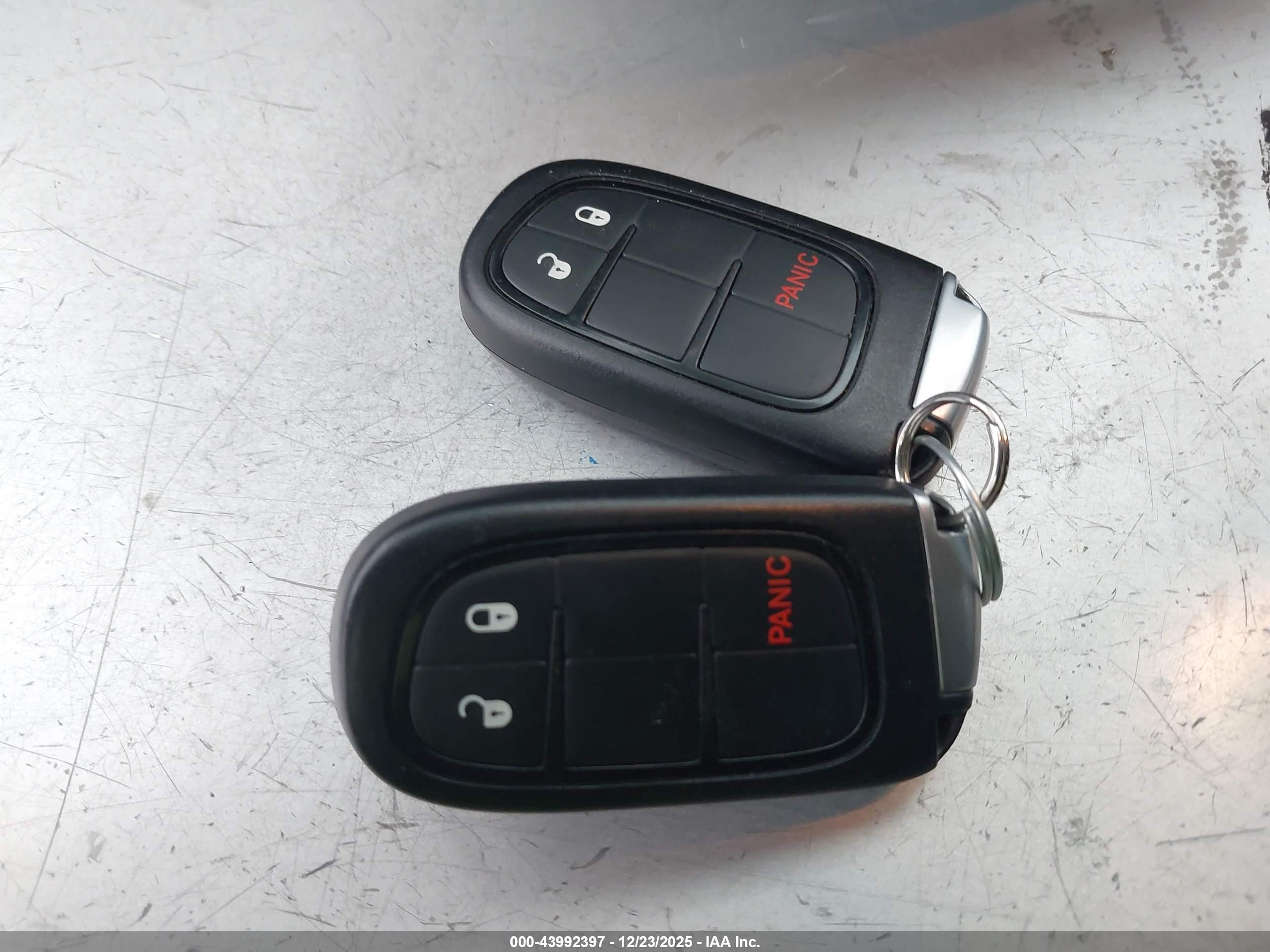 JEEP CHEROKEE image 11