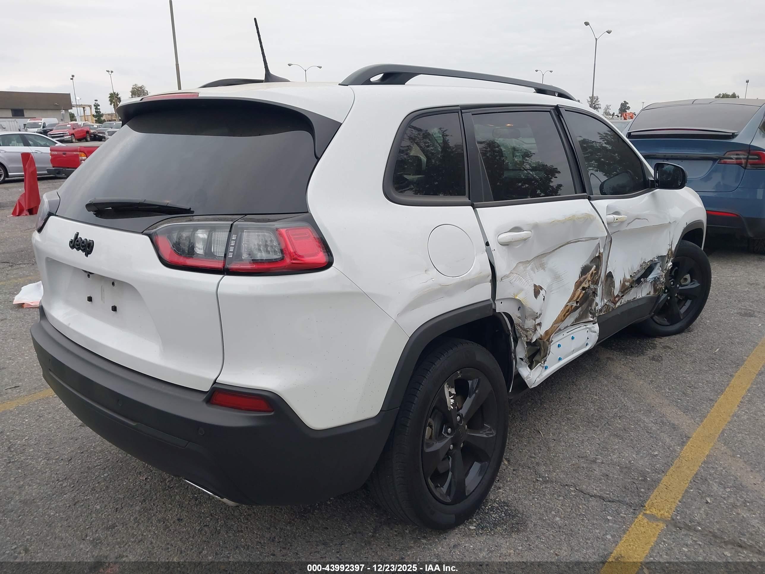 JEEP CHEROKEE image 4