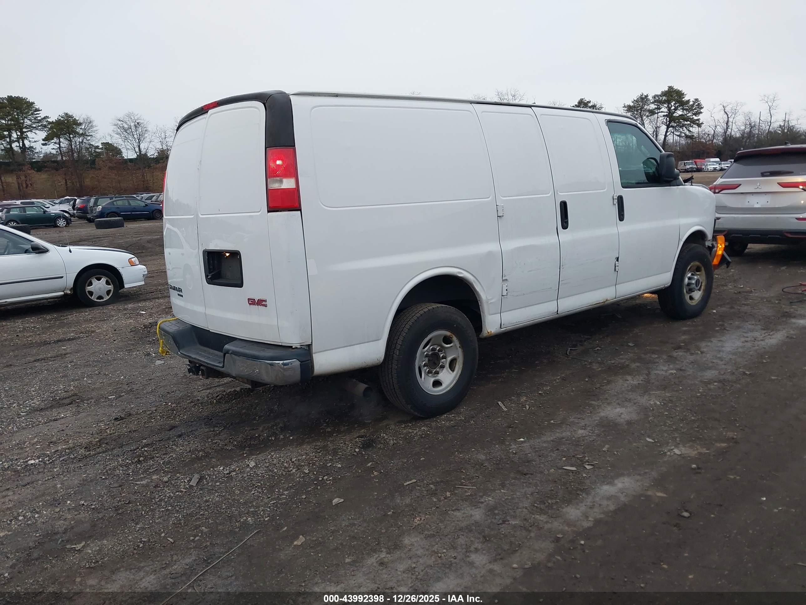 GMC SAVANA image 4