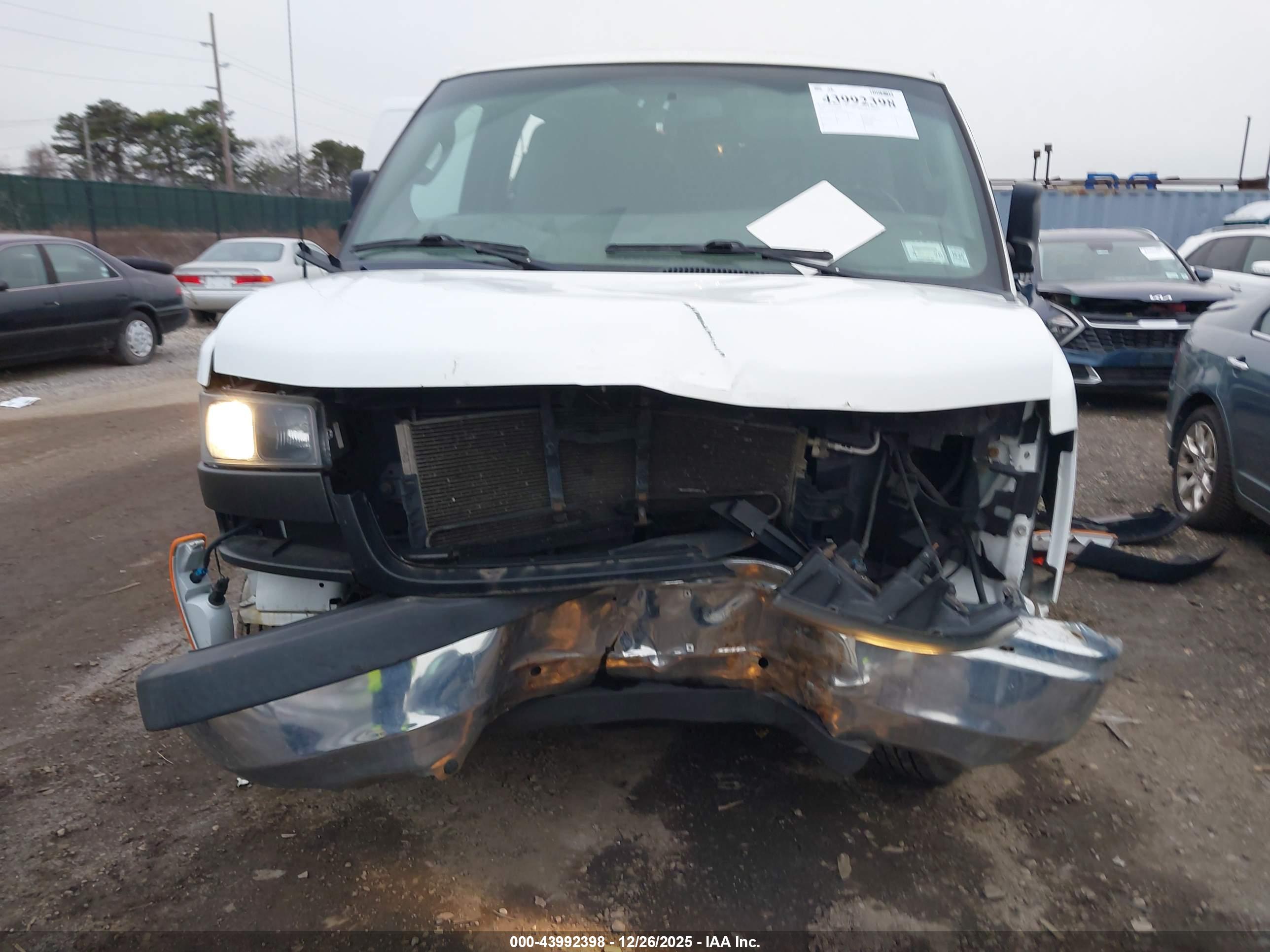 GMC SAVANA image 6