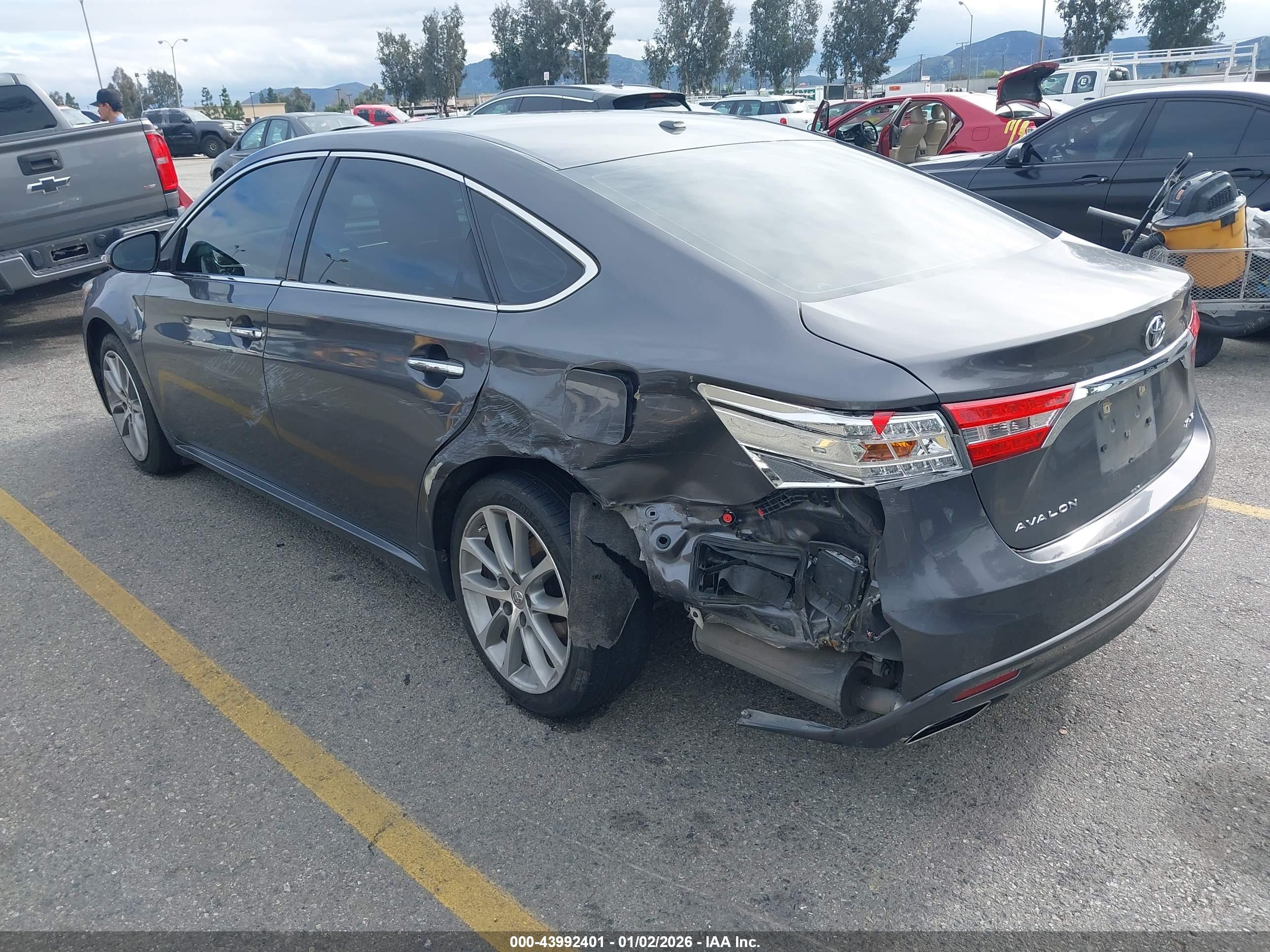 TOYOTA AVALON image 3