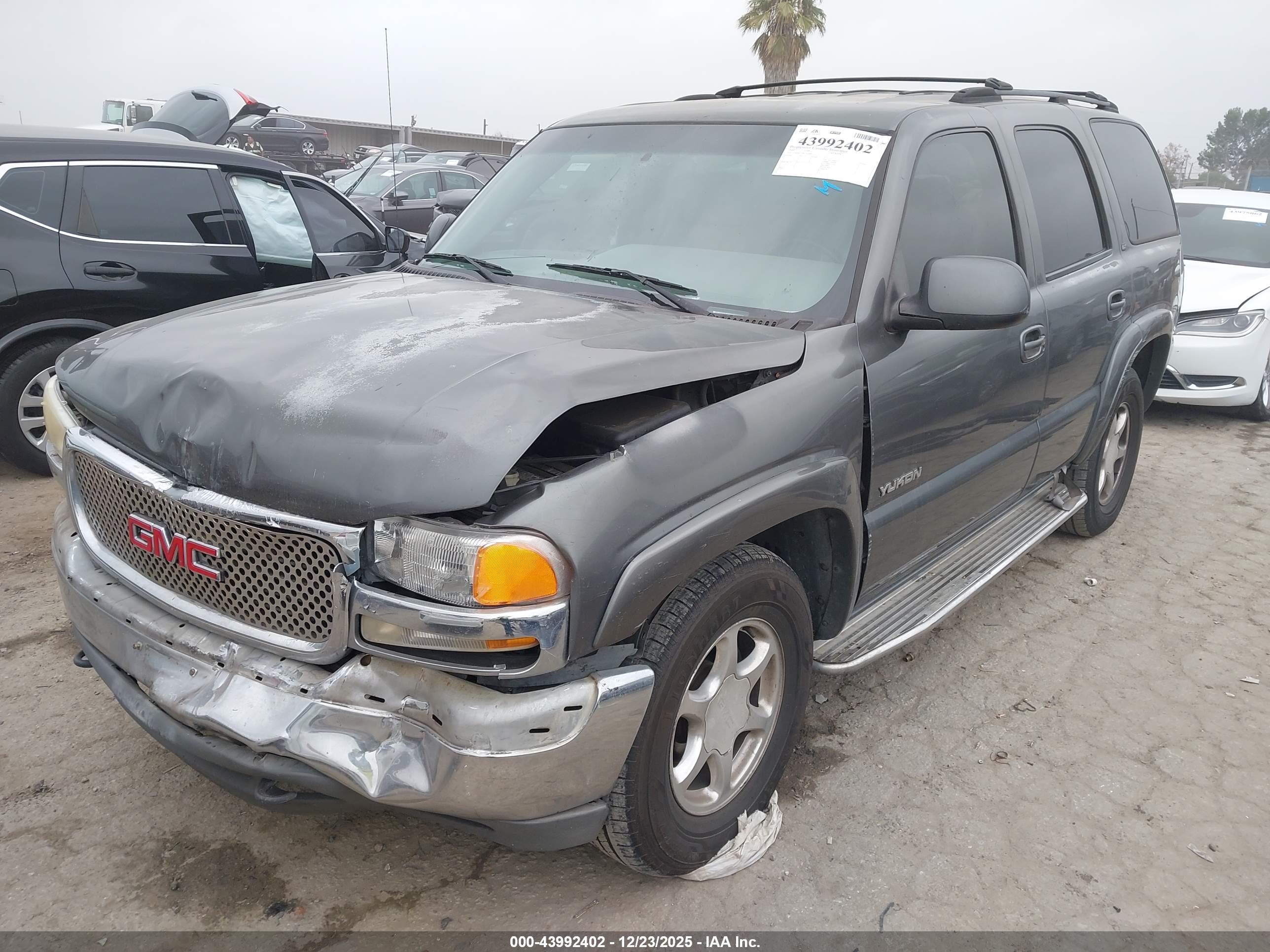GMC YUKON image 2