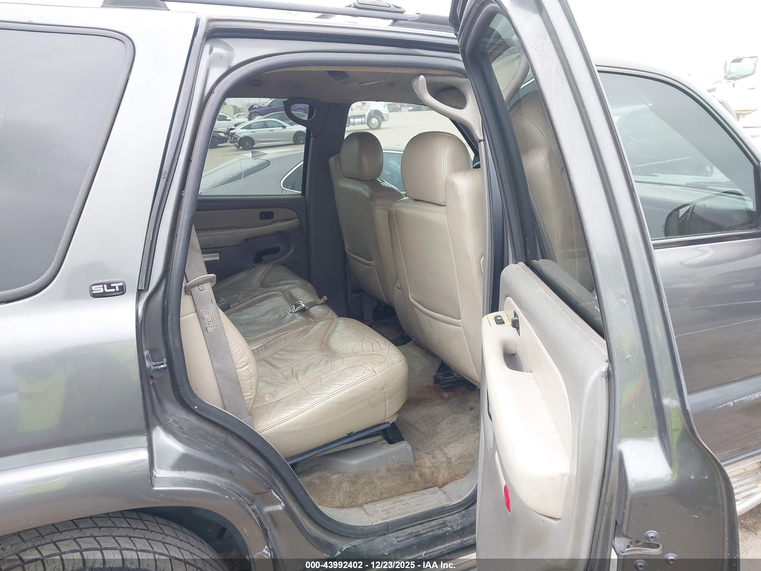 GMC YUKON image 8